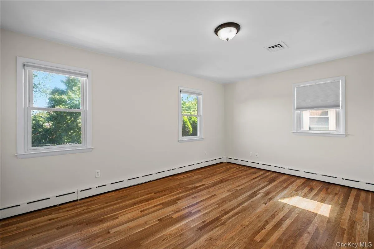 160 Park Avenue, Harrison, NY, 3 Bedrooms Bedrooms, 5 Rooms Rooms,1 BathroomBathrooms,Residential Lease,For Rent,Park,0,1053377 160 Park Avenue, Harrison, NY, 3 Bedrooms Bedrooms, 5 Rooms Rooms,1 BathroomBathrooms,Residential Lease,For Rent,Park,0,1053377
