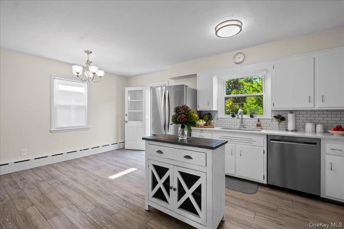 160 Park Avenue, Harrison, NY, 3 Bedrooms Bedrooms, 5 Rooms Rooms,1 BathroomBathrooms,Residential Lease,For Rent,Park,0,1053377 160 Park Avenue, Harrison, NY, 3 Bedrooms Bedrooms, 5 Rooms Rooms,1 BathroomBathrooms,Residential Lease,For Rent,Park,0,1053377