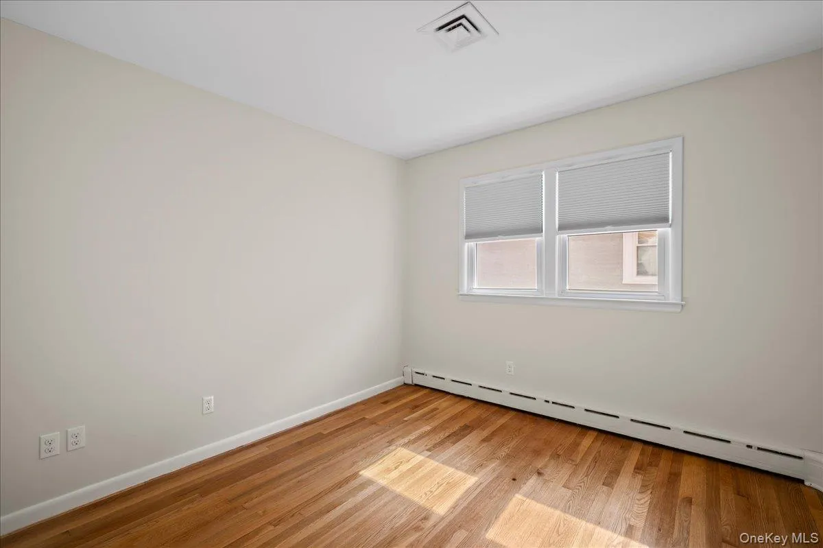 160 Park Avenue, Harrison, NY, 3 Bedrooms Bedrooms, 5 Rooms Rooms,1 BathroomBathrooms,Residential Lease,For Rent,Park,0,1053377 160 Park Avenue, Harrison, NY, 3 Bedrooms Bedrooms, 5 Rooms Rooms,1 BathroomBathrooms,Residential Lease,For Rent,Park,0,1053377