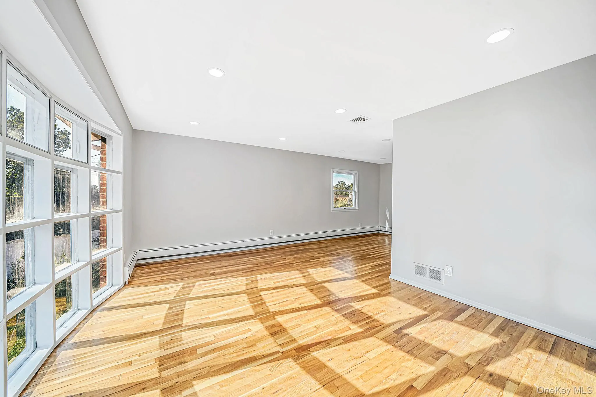 3 Richlee Drive, Huntington, NY, 4 Bedrooms Bedrooms, 8 Rooms Rooms,2 BathroomsBathrooms,Residential,For Rent,Richlee,0,1053382 3 Richlee Drive, Huntington, NY, 4 Bedrooms Bedrooms, 8 Rooms Rooms,2 BathroomsBathrooms,Residential,For Rent,Richlee,0,1053382