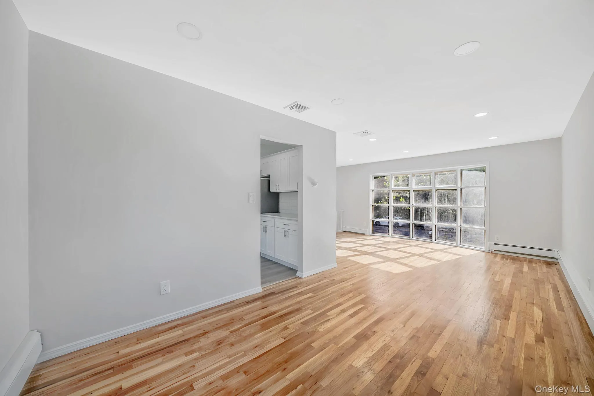 3 Richlee Drive, Huntington, NY, 4 Bedrooms Bedrooms, 8 Rooms Rooms,2 BathroomsBathrooms,Residential,For Rent,Richlee,0,1053382 3 Richlee Drive, Huntington, NY, 4 Bedrooms Bedrooms, 8 Rooms Rooms,2 BathroomsBathrooms,Residential,For Rent,Richlee,0,1053382