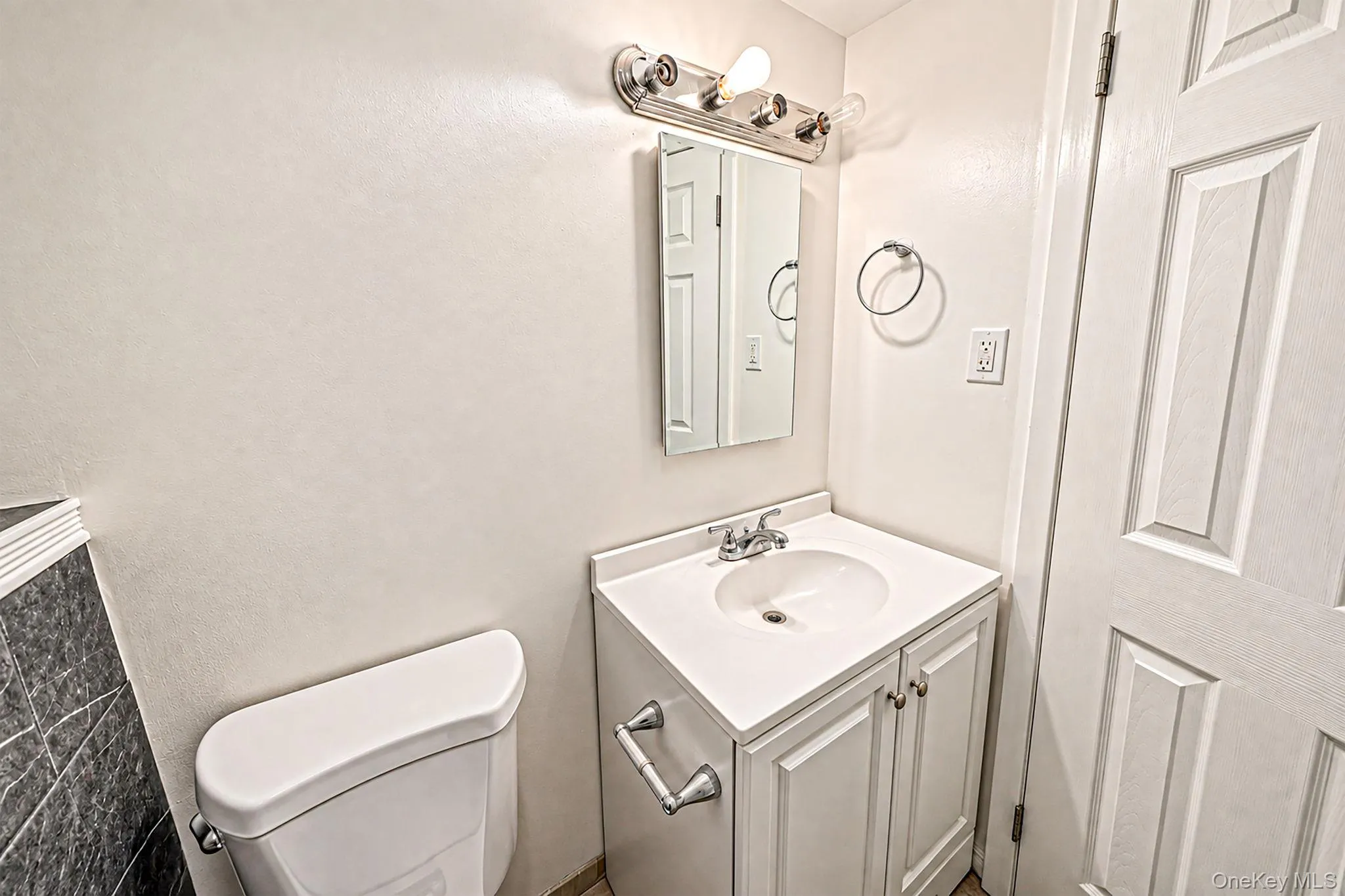 3 Richlee Drive, Huntington, NY, 4 Bedrooms Bedrooms, 8 Rooms Rooms,2 BathroomsBathrooms,Residential,For Rent,Richlee,0,1053382 3 Richlee Drive, Huntington, NY, 4 Bedrooms Bedrooms, 8 Rooms Rooms,2 BathroomsBathrooms,Residential,For Rent,Richlee,0,1053382