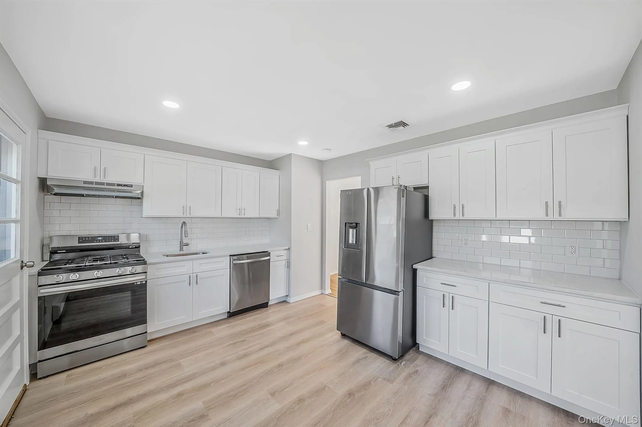3 Richlee Drive, Huntington, NY, 4 Bedrooms Bedrooms, 8 Rooms Rooms,2 BathroomsBathrooms,Residential,For Rent,Richlee,0,1053382 3 Richlee Drive, Huntington, NY, 4 Bedrooms Bedrooms, 8 Rooms Rooms,2 BathroomsBathrooms,Residential,For Rent,Richlee,0,1053382