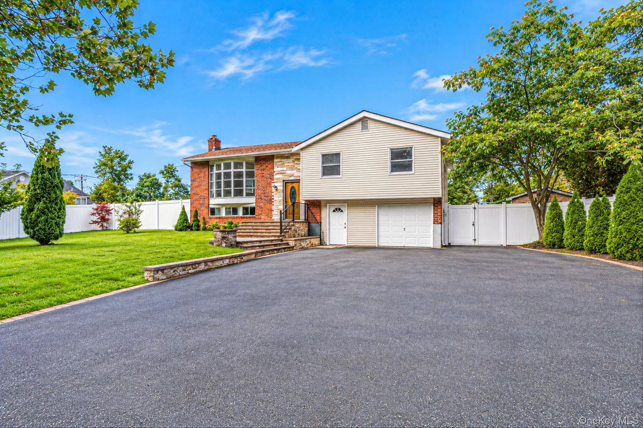 3 Richlee Drive, Huntington, NY, 4 Bedrooms Bedrooms, 8 Rooms Rooms,2 BathroomsBathrooms,Residential,For Rent,Richlee,0,1053382 3 Richlee Drive, Huntington, NY, 4 Bedrooms Bedrooms, 8 Rooms Rooms,2 BathroomsBathrooms,Residential,For Rent,Richlee,0,1053382