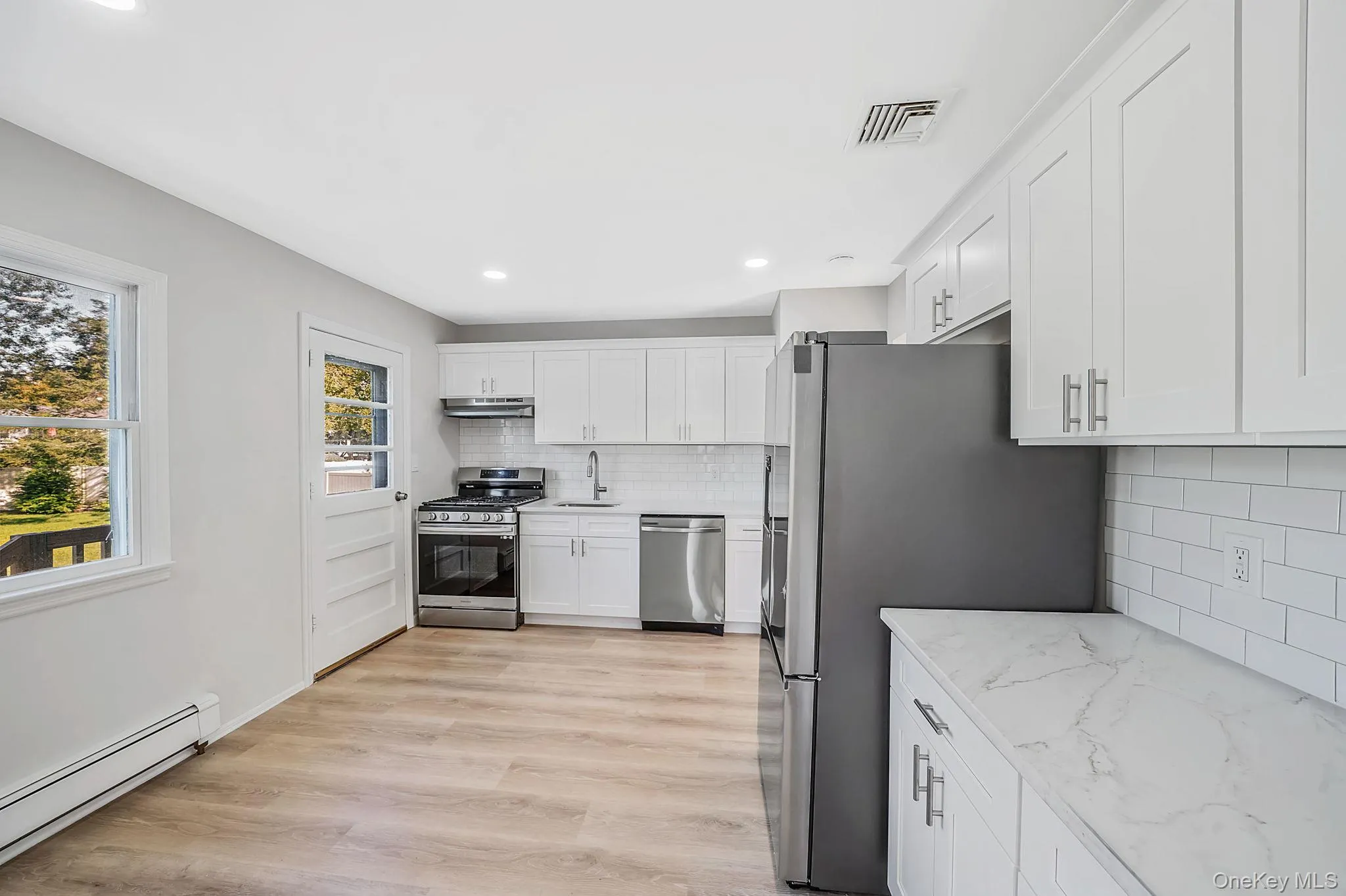 3 Richlee Drive, Huntington, NY, 4 Bedrooms Bedrooms, 8 Rooms Rooms,2 BathroomsBathrooms,Residential,For Rent,Richlee,0,1053382 3 Richlee Drive, Huntington, NY, 4 Bedrooms Bedrooms, 8 Rooms Rooms,2 BathroomsBathrooms,Residential,For Rent,Richlee,0,1053382