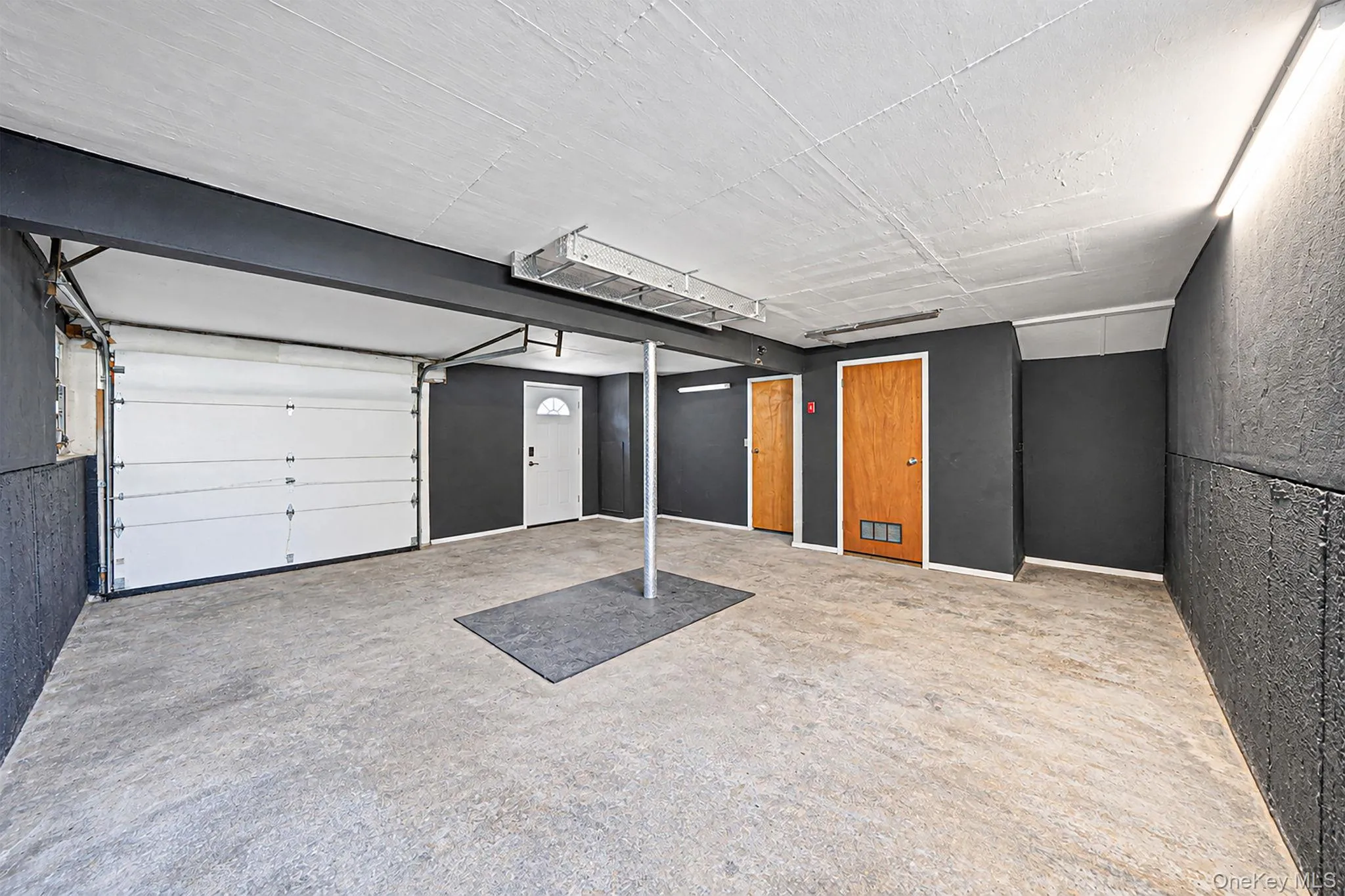 3 Richlee Drive, Huntington, NY, 4 Bedrooms Bedrooms, 8 Rooms Rooms,2 BathroomsBathrooms,Residential,For Rent,Richlee,0,1053382 3 Richlee Drive, Huntington, NY, 4 Bedrooms Bedrooms, 8 Rooms Rooms,2 BathroomsBathrooms,Residential,For Rent,Richlee,0,1053382