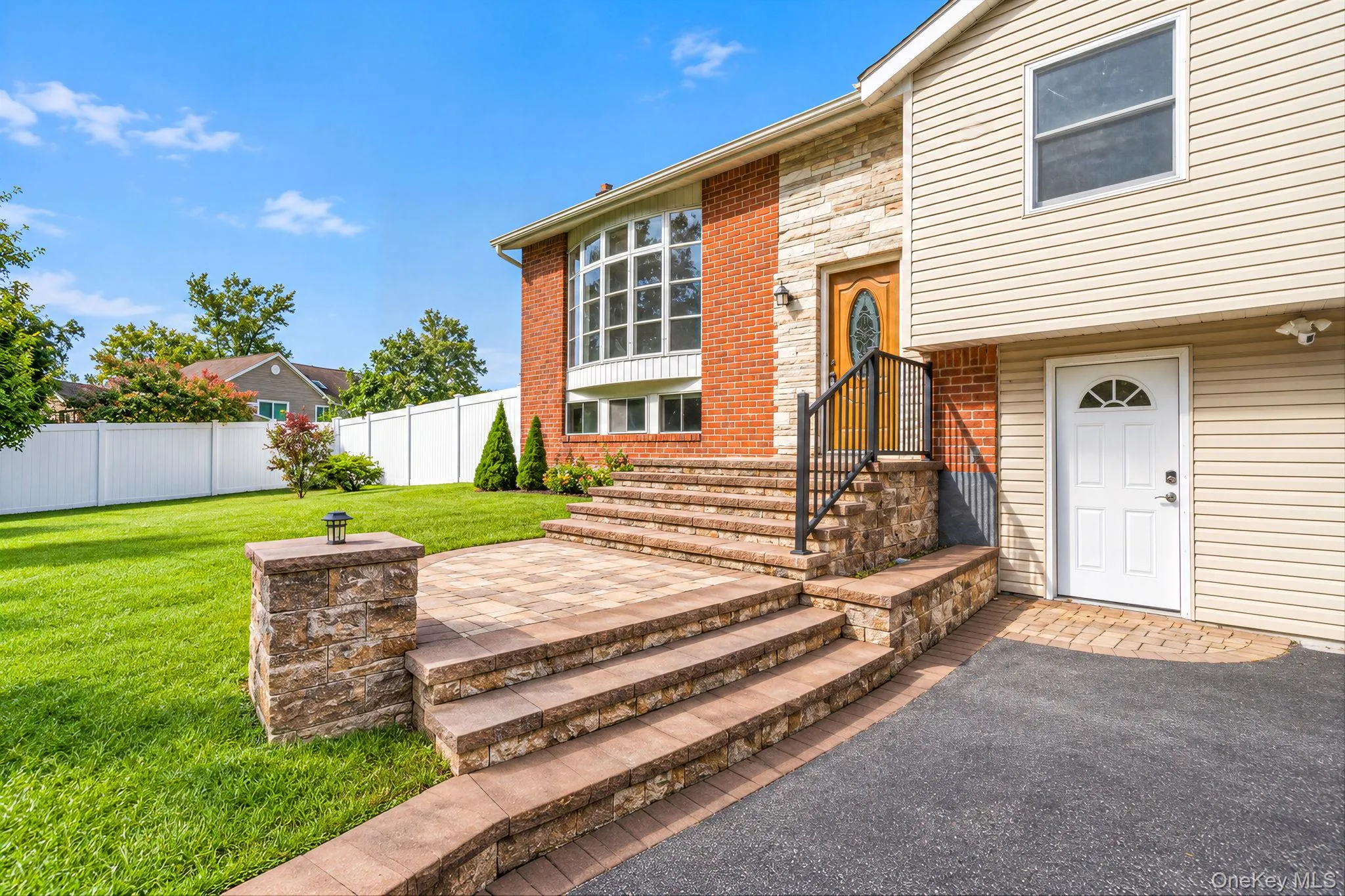 3 Richlee Drive, Huntington, NY, 4 Bedrooms Bedrooms, 8 Rooms Rooms,2 BathroomsBathrooms,Residential,For Rent,Richlee,0,1053382 3 Richlee Drive, Huntington, NY, 4 Bedrooms Bedrooms, 8 Rooms Rooms,2 BathroomsBathrooms,Residential,For Rent,Richlee,0,1053382