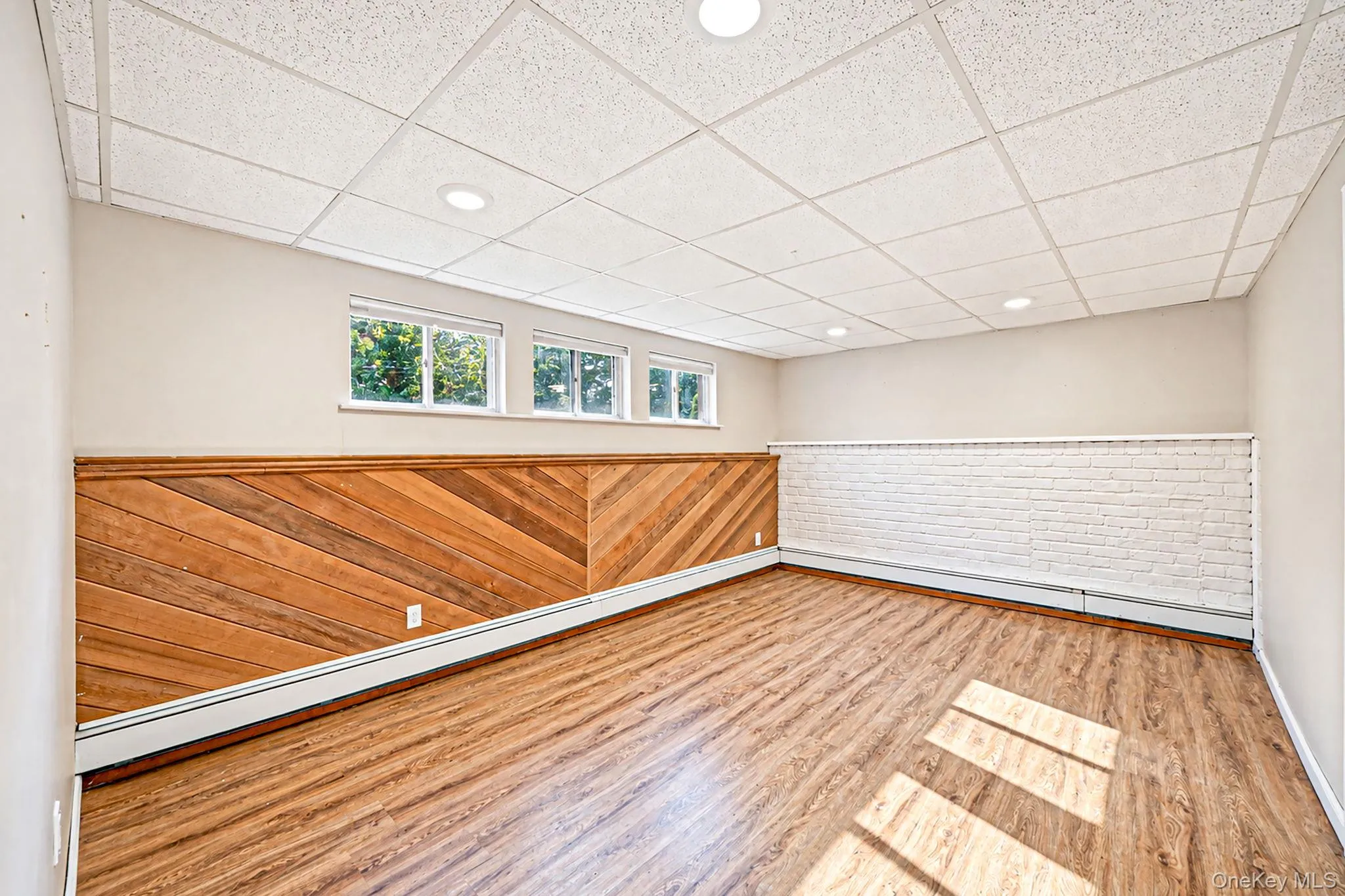 3 Richlee Drive, Huntington, NY, 4 Bedrooms Bedrooms, 8 Rooms Rooms,2 BathroomsBathrooms,Residential,For Rent,Richlee,0,1053382 3 Richlee Drive, Huntington, NY, 4 Bedrooms Bedrooms, 8 Rooms Rooms,2 BathroomsBathrooms,Residential,For Rent,Richlee,0,1053382