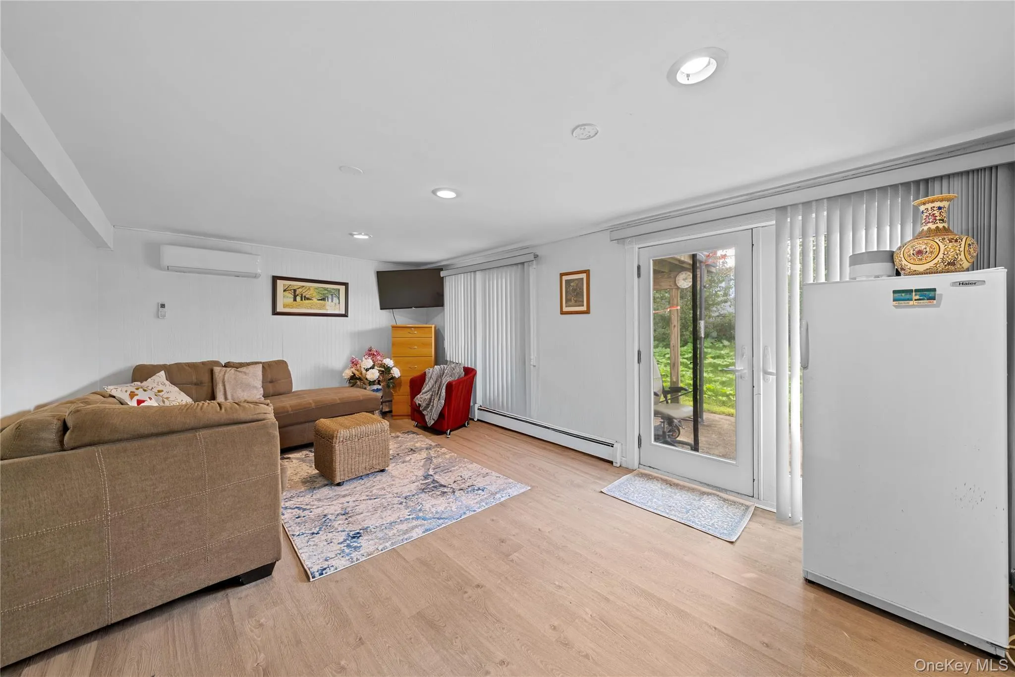 34 Bellwood Avenue, Brookhaven, NY, 4 Bedrooms Bedrooms, 8 Rooms Rooms,2 BathroomsBathrooms,Residential,For Rent,Bellwood,0,1053386 34 Bellwood Avenue, Brookhaven, NY, 4 Bedrooms Bedrooms, 8 Rooms Rooms,2 BathroomsBathrooms,Residential,For Rent,Bellwood,0,1053386