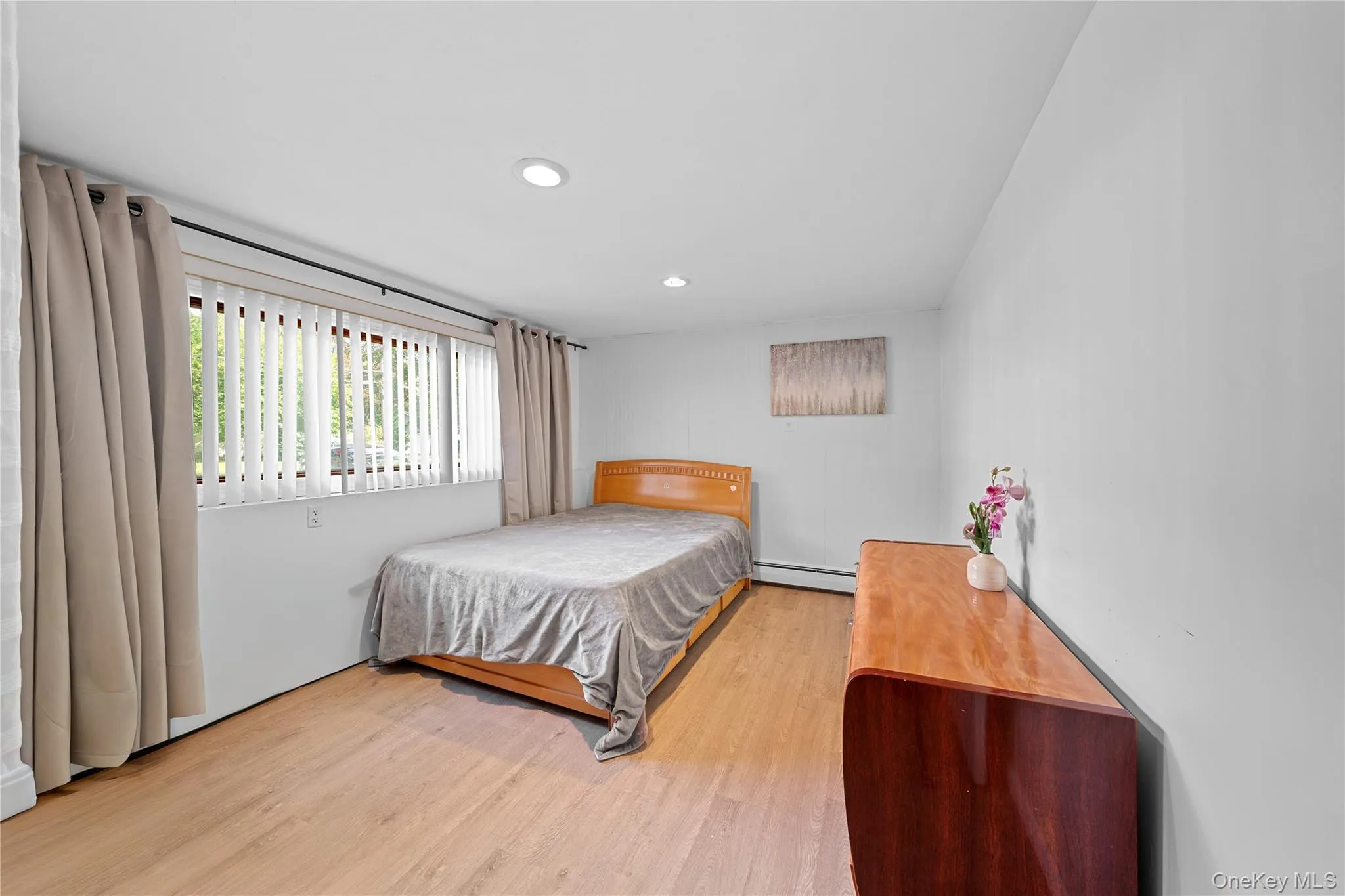 34 Bellwood Avenue, Brookhaven, NY, 4 Bedrooms Bedrooms, 8 Rooms Rooms,2 BathroomsBathrooms,Residential,For Rent,Bellwood,0,1053386 34 Bellwood Avenue, Brookhaven, NY, 4 Bedrooms Bedrooms, 8 Rooms Rooms,2 BathroomsBathrooms,Residential,For Rent,Bellwood,0,1053386