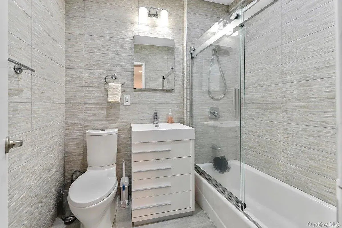 71-36 110th Street, New York, NY, 2 Bedrooms Bedrooms, 5 Rooms Rooms,1 BathroomBathrooms,Residential,For Rent,110th,0,1053388 71-36 110th Street, New York, NY, 2 Bedrooms Bedrooms, 5 Rooms Rooms,1 BathroomBathrooms,Residential,For Rent,110th,0,1053388