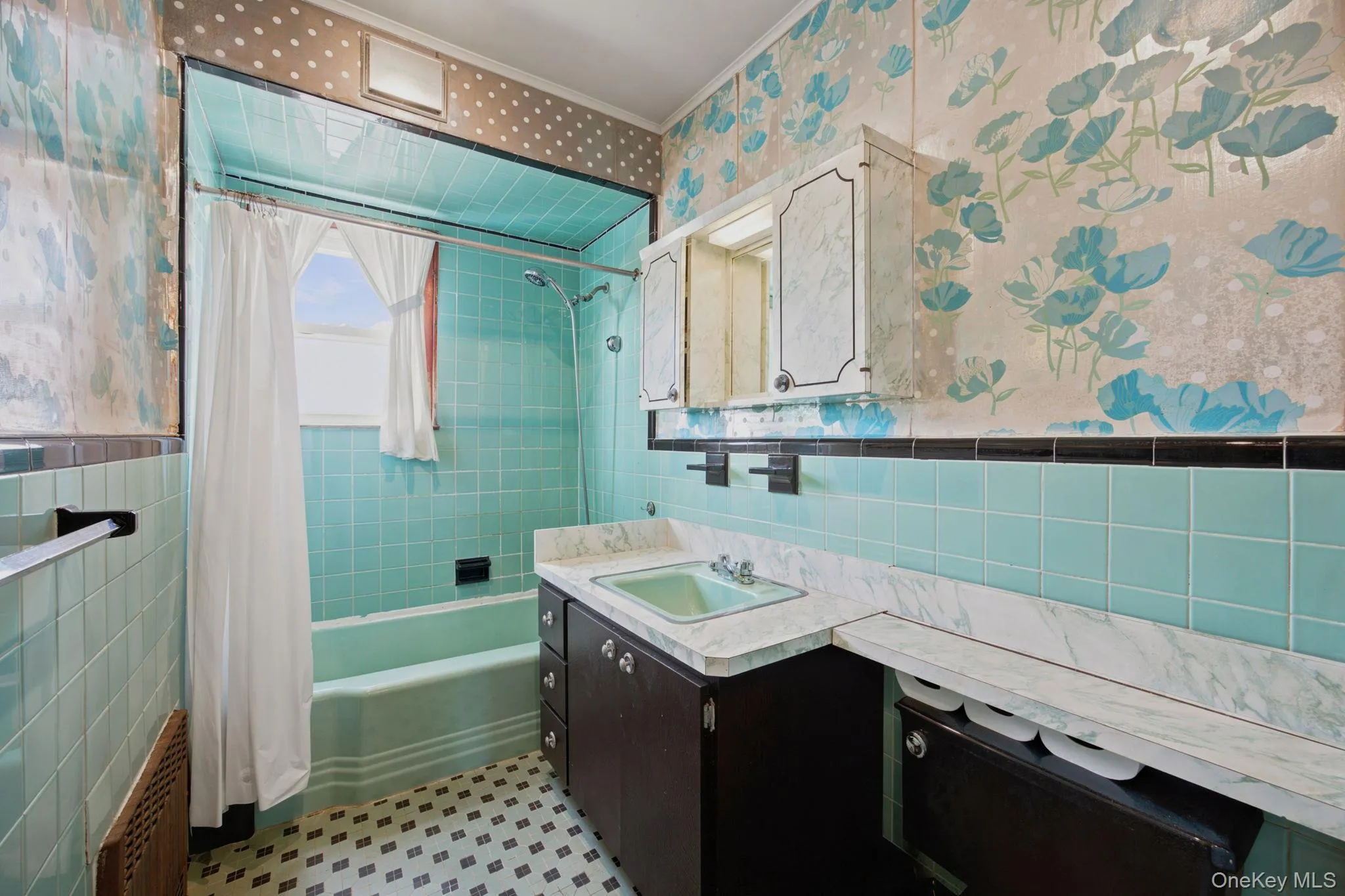 135-36 96th Street, New York, NY, 3 Bedrooms Bedrooms, 6 Rooms Rooms,1 BathroomBathrooms,Residential,For Rent,96th,0,1053394 135-36 96th Street, New York, NY, 3 Bedrooms Bedrooms, 6 Rooms Rooms,1 BathroomBathrooms,Residential,For Rent,96th,0,1053394