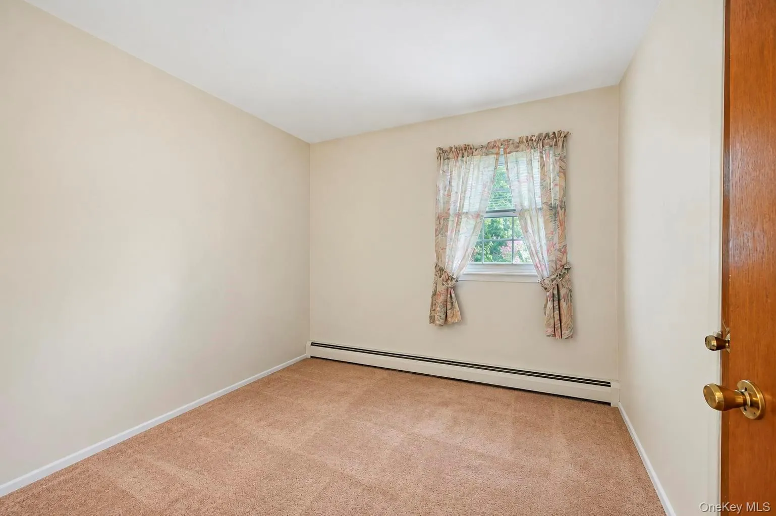 355 Islip Boulevard, Islip, NY, 4 Bedrooms Bedrooms, 12 Rooms Rooms,2 BathroomsBathrooms,Residential,For Rent,Islip,0,1053401 355 Islip Boulevard, Islip, NY, 4 Bedrooms Bedrooms, 12 Rooms Rooms,2 BathroomsBathrooms,Residential,For Rent,Islip,0,1053401