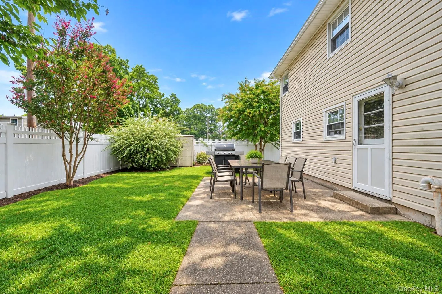 355 Islip Boulevard, Islip, NY, 4 Bedrooms Bedrooms, 12 Rooms Rooms,2 BathroomsBathrooms,Residential,For Rent,Islip,0,1053401 355 Islip Boulevard, Islip, NY, 4 Bedrooms Bedrooms, 12 Rooms Rooms,2 BathroomsBathrooms,Residential,For Rent,Islip,0,1053401