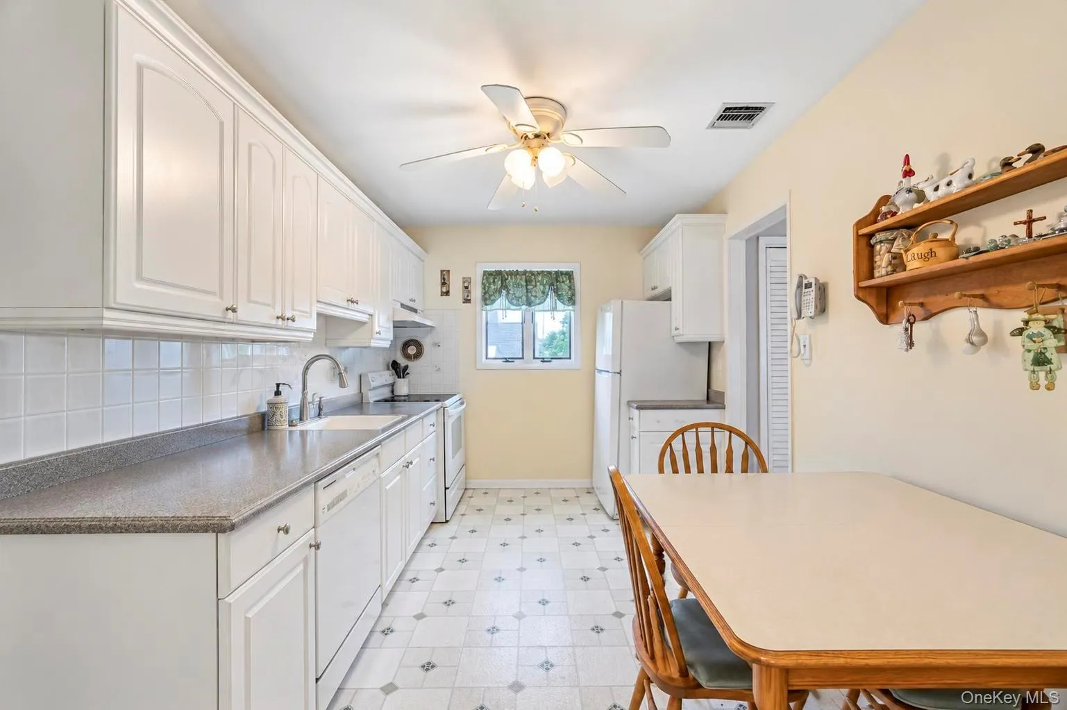 355 Islip Boulevard, Islip, NY, 4 Bedrooms Bedrooms, 12 Rooms Rooms,2 BathroomsBathrooms,Residential,For Rent,Islip,0,1053401 355 Islip Boulevard, Islip, NY, 4 Bedrooms Bedrooms, 12 Rooms Rooms,2 BathroomsBathrooms,Residential,For Rent,Islip,0,1053401