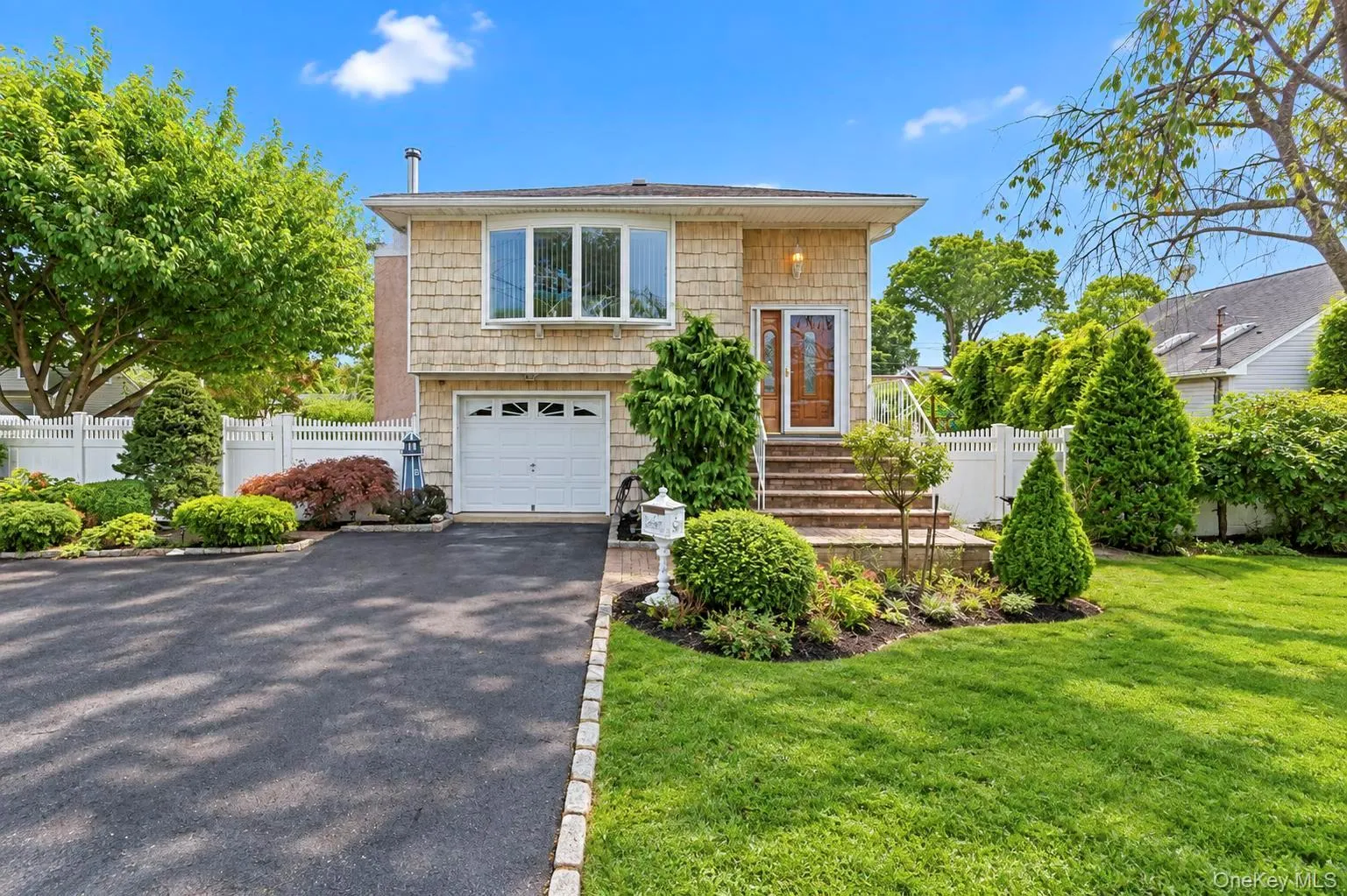 355 Islip Boulevard, Islip, NY, 4 Bedrooms Bedrooms, 12 Rooms Rooms,2 BathroomsBathrooms,Residential,For Rent,Islip,0,1053401 355 Islip Boulevard, Islip, NY, 4 Bedrooms Bedrooms, 12 Rooms Rooms,2 BathroomsBathrooms,Residential,For Rent,Islip,0,1053401