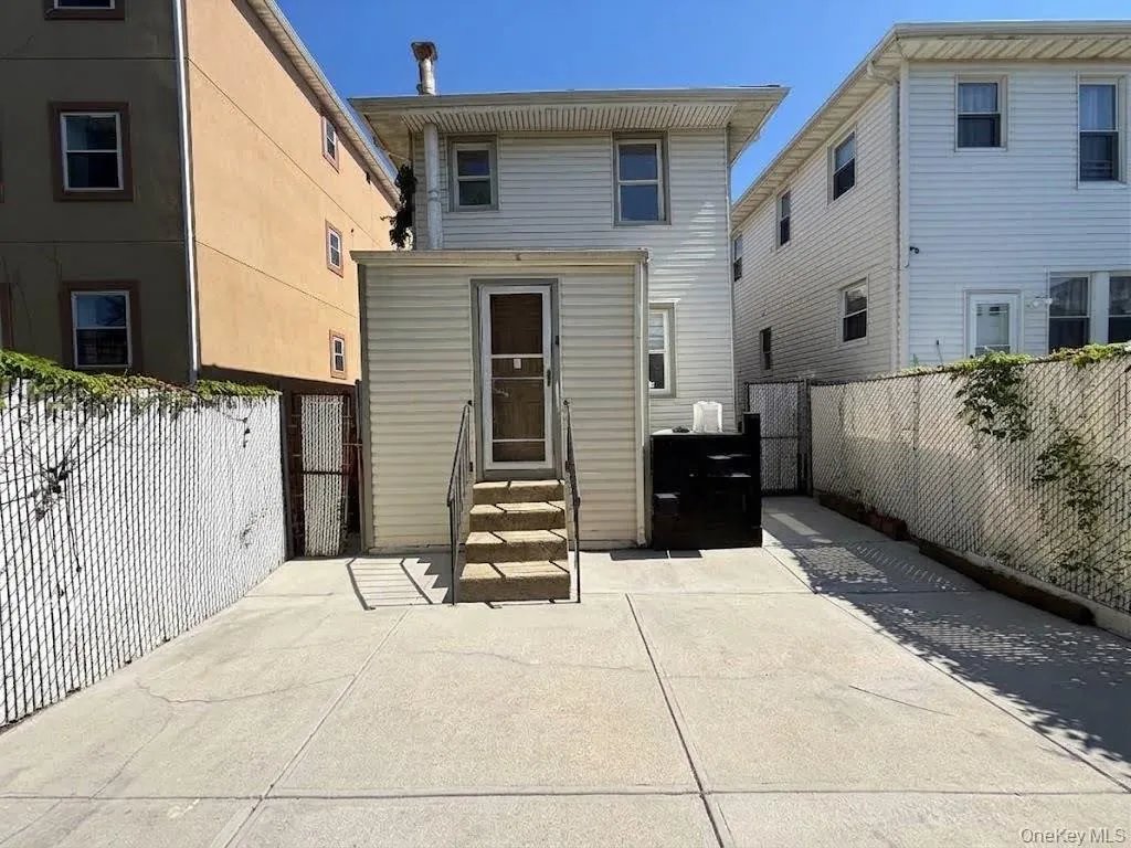 149 Beach 27th Street, New York, NY, 3 Bedrooms Bedrooms, 6 Rooms Rooms,2 BathroomsBathrooms,Residential,For Rent,Beach 27th,0,1053404 149 Beach 27th Street, New York, NY, 3 Bedrooms Bedrooms, 6 Rooms Rooms,2 BathroomsBathrooms,Residential,For Rent,Beach 27th,0,1053404