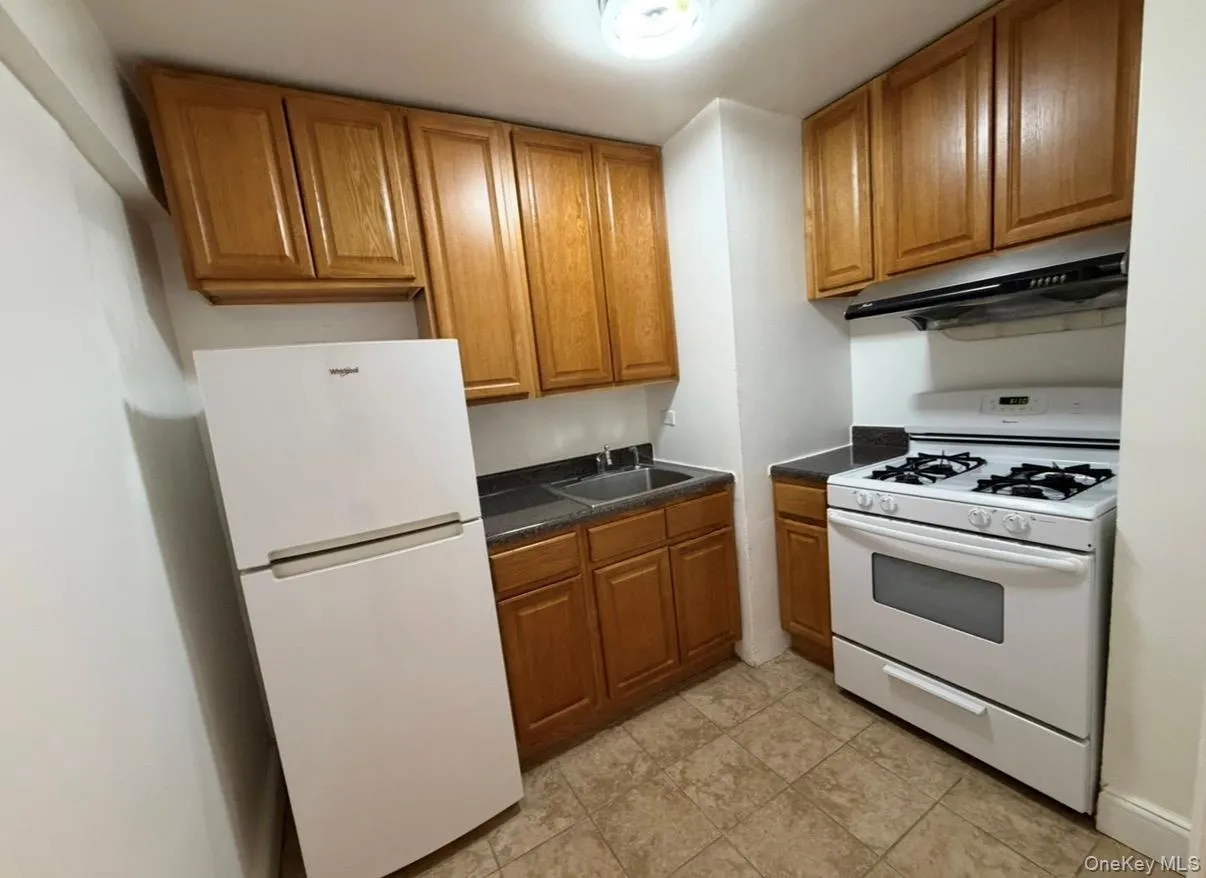 83-30 Vietor Avenue, New York, NY, 2 Bedrooms Bedrooms, 5 Rooms Rooms,1 BathroomBathrooms,Residential,For Rent,Vietor,0,1053415 83-30 Vietor Avenue, New York, NY, 2 Bedrooms Bedrooms, 5 Rooms Rooms,1 BathroomBathrooms,Residential,For Rent,Vietor,0,1053415