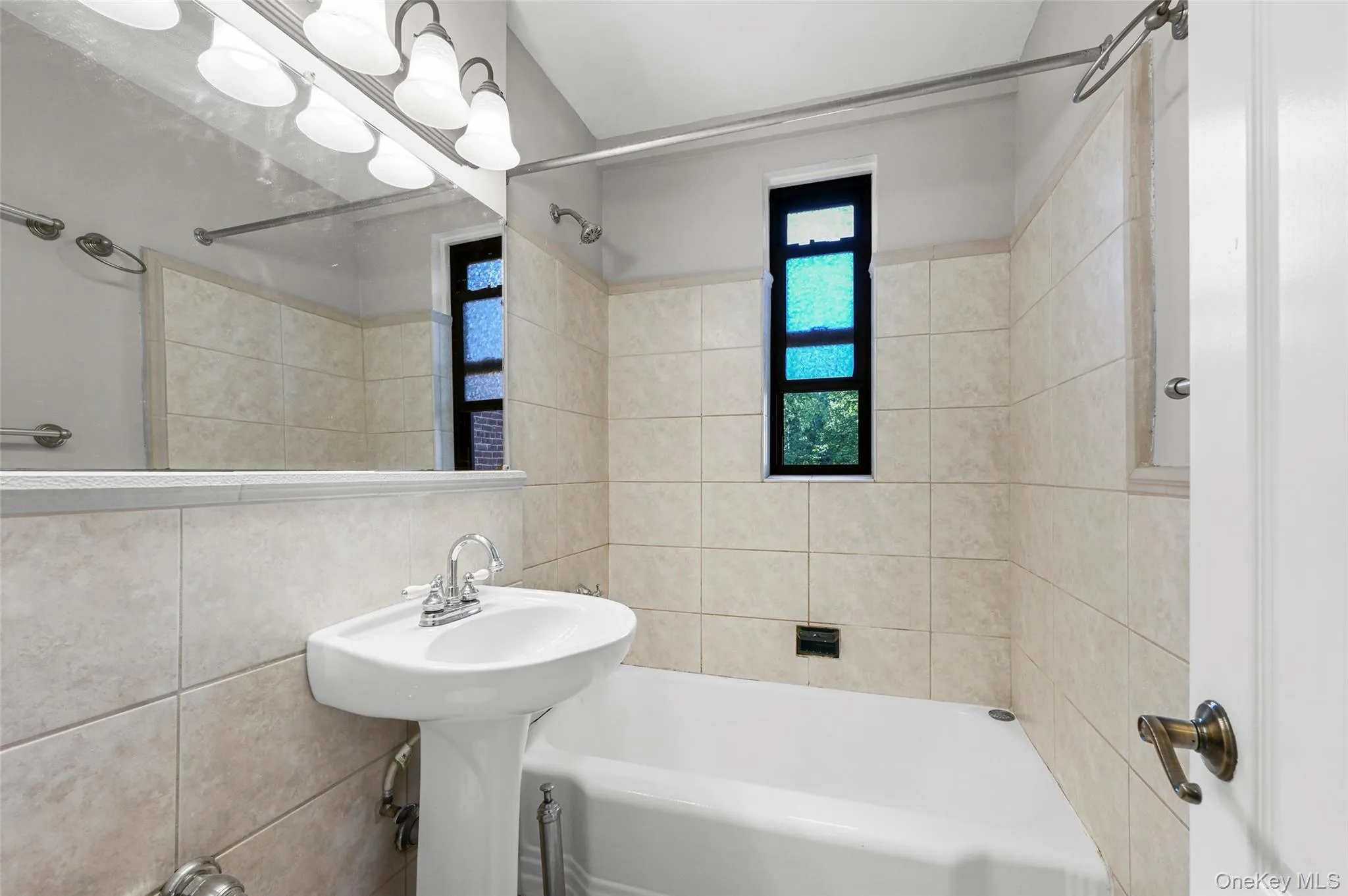 142 Garth Road, Eastchester, NY, 1 Bedroom Bedrooms, 3 Rooms Rooms,1 BathroomBathrooms,Residential,For Rent,Garth,0,1053421 142 Garth Road, Eastchester, NY, 1 Bedroom Bedrooms, 3 Rooms Rooms,1 BathroomBathrooms,Residential,For Rent,Garth,0,1053421