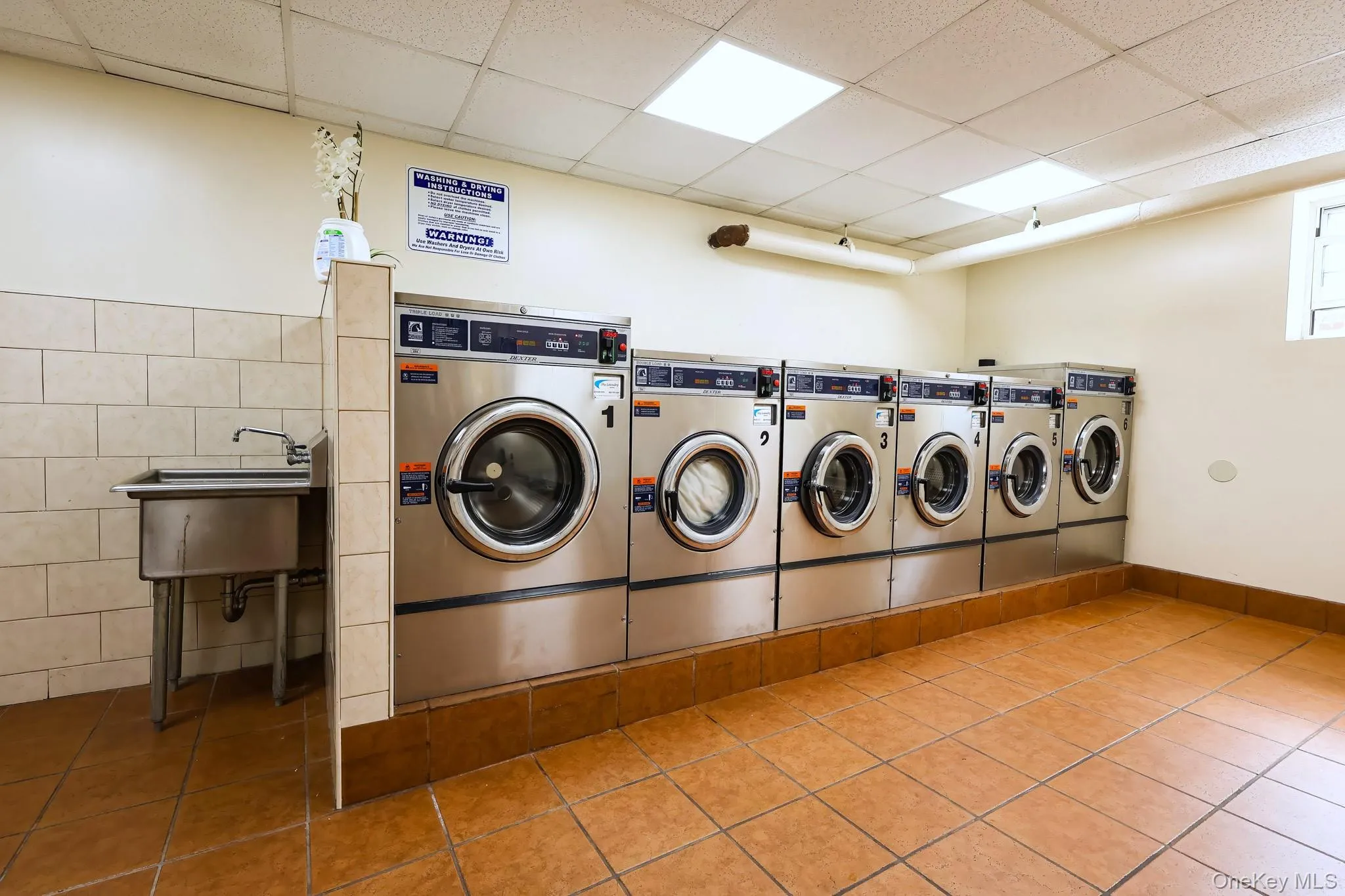 65-36 Wetherole Street, New York, NY, 2 Bedrooms Bedrooms, 4 Rooms Rooms,1 BathroomBathrooms,Residential,For Rent,Wetherole,0,1053426 65-36 Wetherole Street, New York, NY, 2 Bedrooms Bedrooms, 4 Rooms Rooms,1 BathroomBathrooms,Residential,For Rent,Wetherole,0,1053426