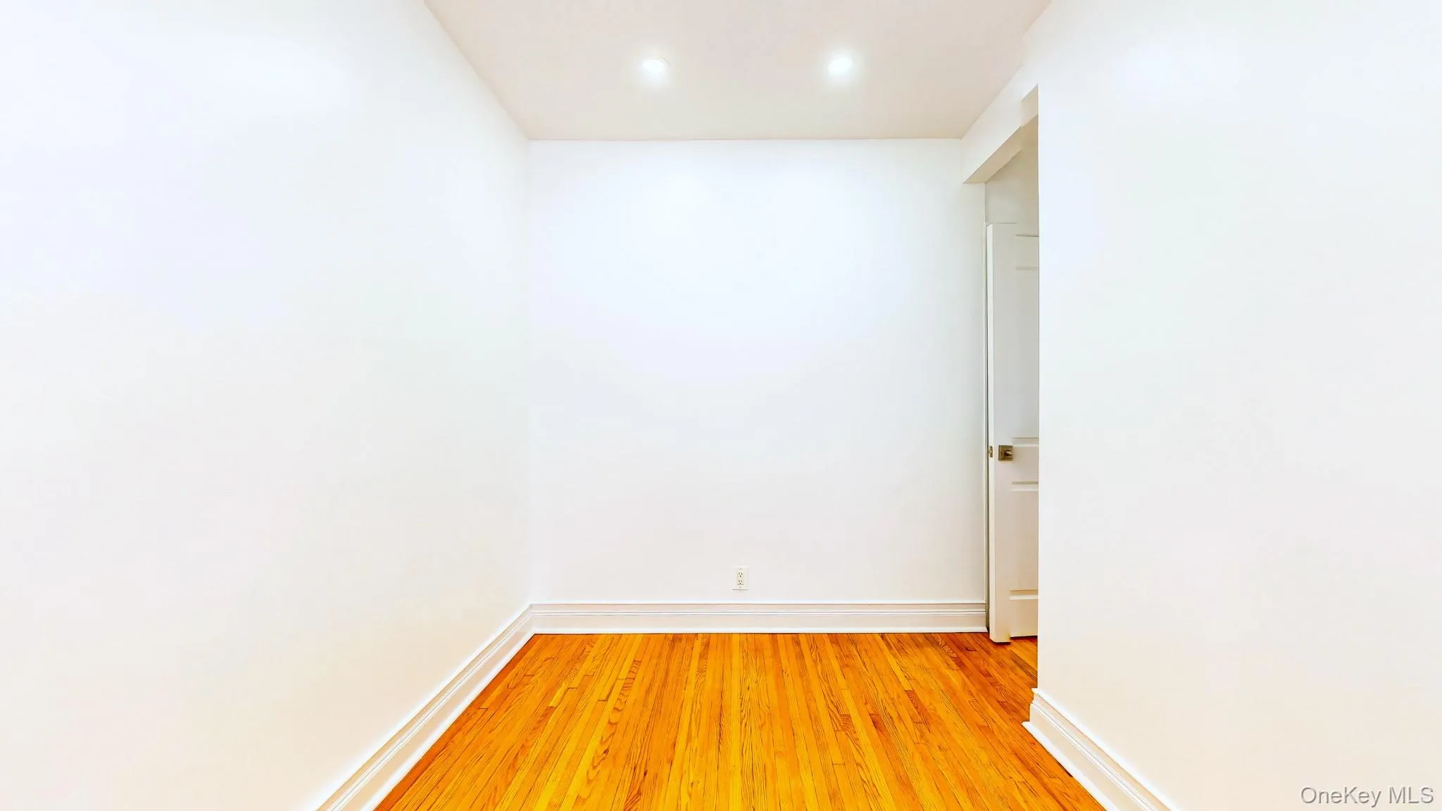 65-36 Wetherole Street, New York, NY, 2 Bedrooms Bedrooms, 4 Rooms Rooms,1 BathroomBathrooms,Residential,For Rent,Wetherole,0,1053426 65-36 Wetherole Street, New York, NY, 2 Bedrooms Bedrooms, 4 Rooms Rooms,1 BathroomBathrooms,Residential,For Rent,Wetherole,0,1053426