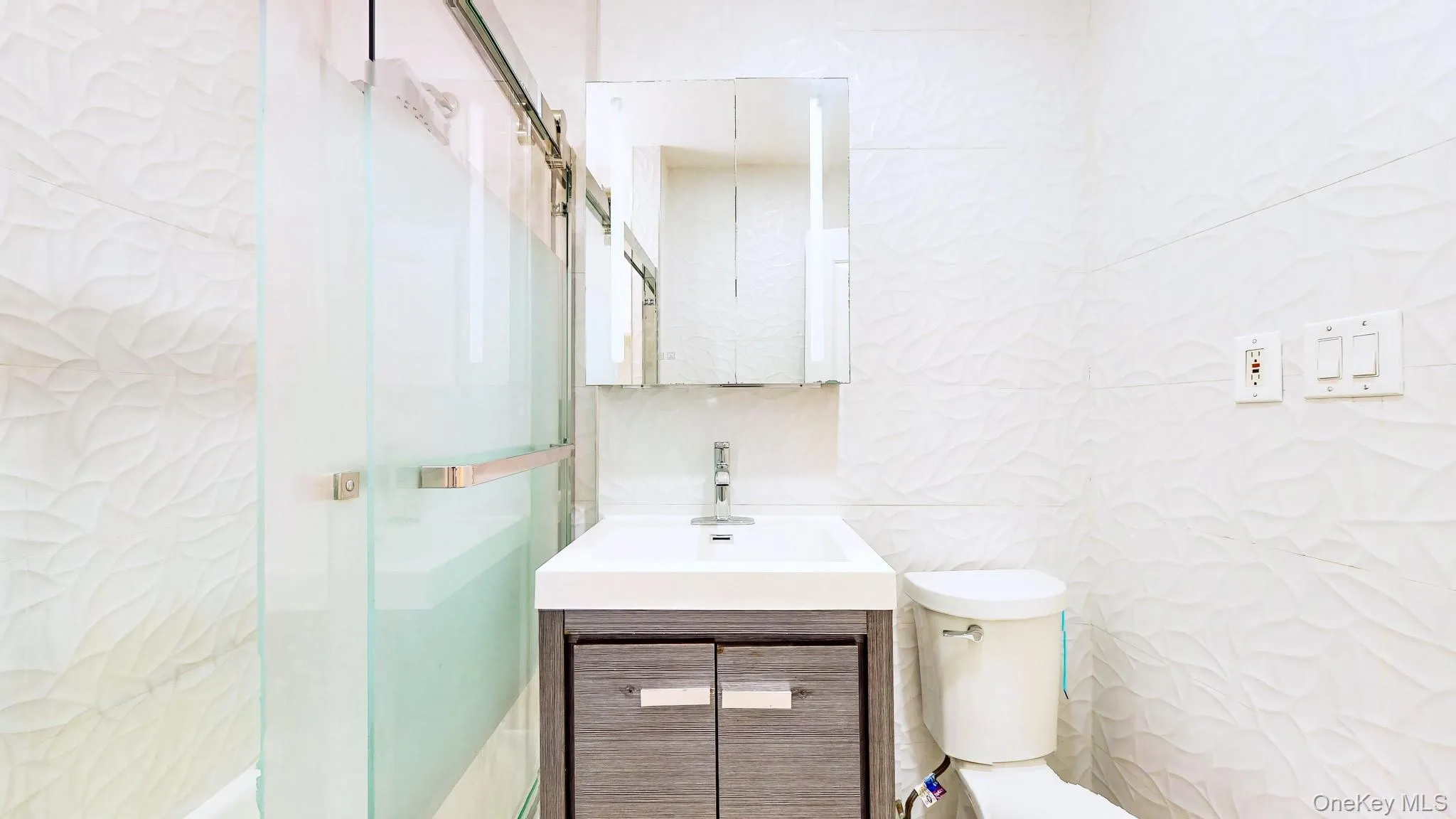 65-36 Wetherole Street, New York, NY, 2 Bedrooms Bedrooms, 4 Rooms Rooms,1 BathroomBathrooms,Residential,For Rent,Wetherole,0,1053426 65-36 Wetherole Street, New York, NY, 2 Bedrooms Bedrooms, 4 Rooms Rooms,1 BathroomBathrooms,Residential,For Rent,Wetherole,0,1053426