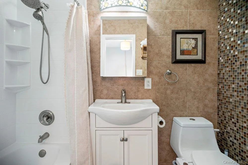 3113 Wilshire, Islip, NY, 1 Bedroom Bedrooms, 3 Rooms Rooms,1 BathroomBathrooms,Residential,For Rent,Wilshire,0,1053433 3113 Wilshire, Islip, NY, 1 Bedroom Bedrooms, 3 Rooms Rooms,1 BathroomBathrooms,Residential,For Rent,Wilshire,0,1053433