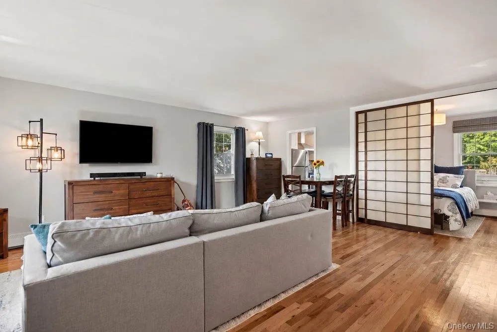 3113 Wilshire, Islip, NY, 1 Bedroom Bedrooms, 3 Rooms Rooms,1 BathroomBathrooms,Residential,For Rent,Wilshire,0,1053433 3113 Wilshire, Islip, NY, 1 Bedroom Bedrooms, 3 Rooms Rooms,1 BathroomBathrooms,Residential,For Rent,Wilshire,0,1053433