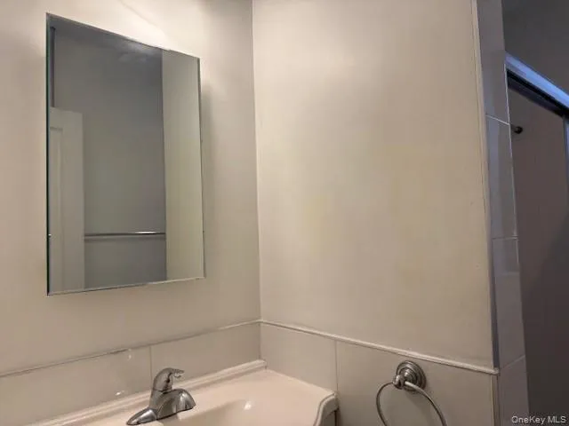 136-05 Sanford Avenue, New York, NY, 1 Bedroom Bedrooms, 3 Rooms Rooms,1 BathroomBathrooms,Residential,For Rent,Sanford,0,1053434 136-05 Sanford Avenue, New York, NY, 1 Bedroom Bedrooms, 3 Rooms Rooms,1 BathroomBathrooms,Residential,For Rent,Sanford,0,1053434