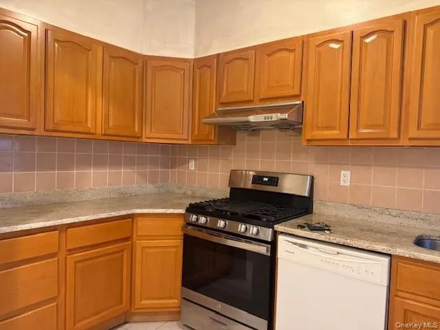 136-05 Sanford Avenue, New York, NY, 1 Bedroom Bedrooms, 3 Rooms Rooms,1 BathroomBathrooms,Residential,For Rent,Sanford,0,1053434 136-05 Sanford Avenue, New York, NY, 1 Bedroom Bedrooms, 3 Rooms Rooms,1 BathroomBathrooms,Residential,For Rent,Sanford,0,1053434