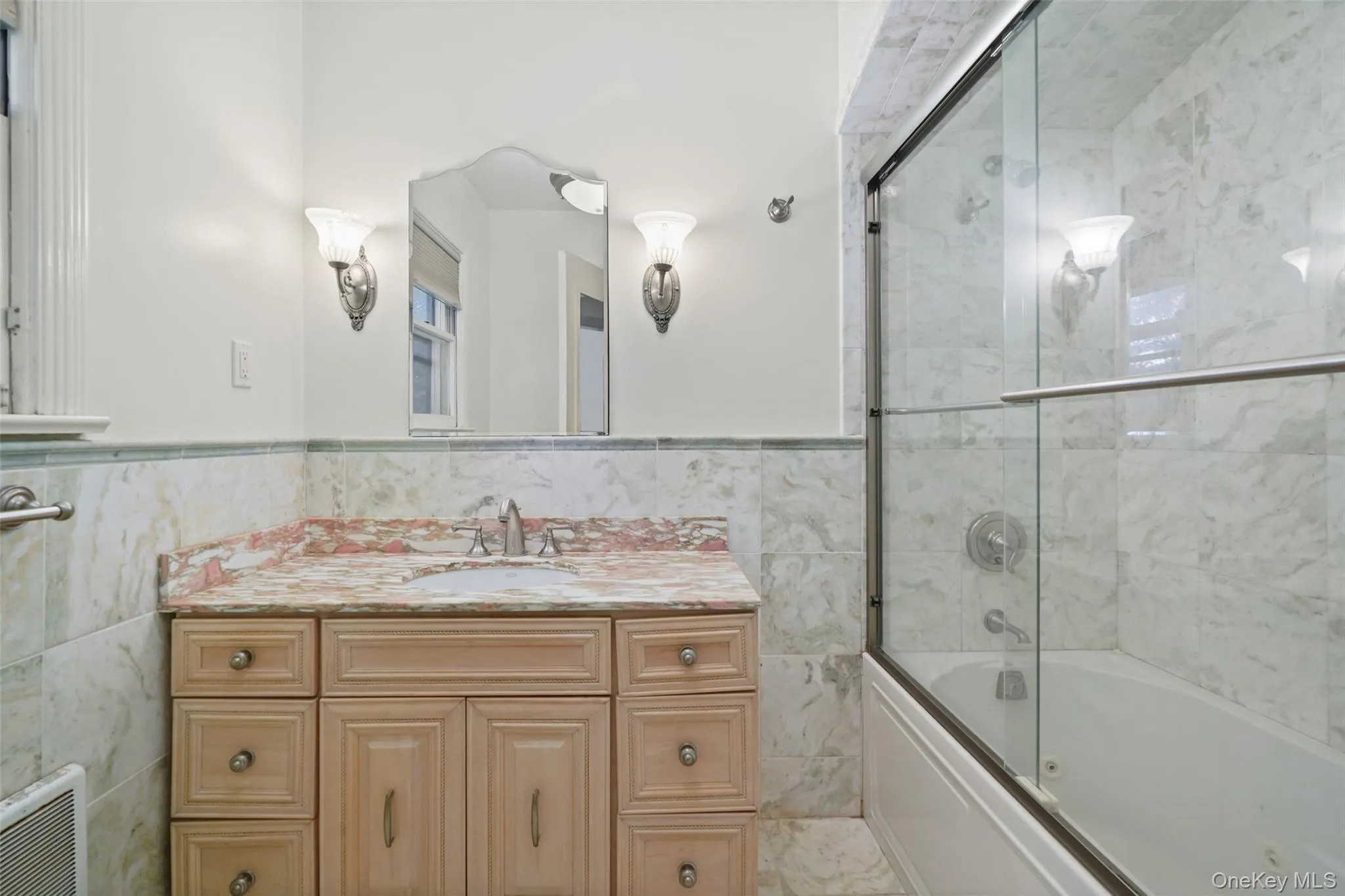 51 Kenilworth Road, Harrison, NY, 6 Bedrooms Bedrooms, 11 Rooms Rooms,6 BathroomsBathrooms,Residential,For Rent,Kenilworth,0,1053438 51 Kenilworth Road, Harrison, NY, 6 Bedrooms Bedrooms, 11 Rooms Rooms,6 BathroomsBathrooms,Residential,For Rent,Kenilworth,0,1053438