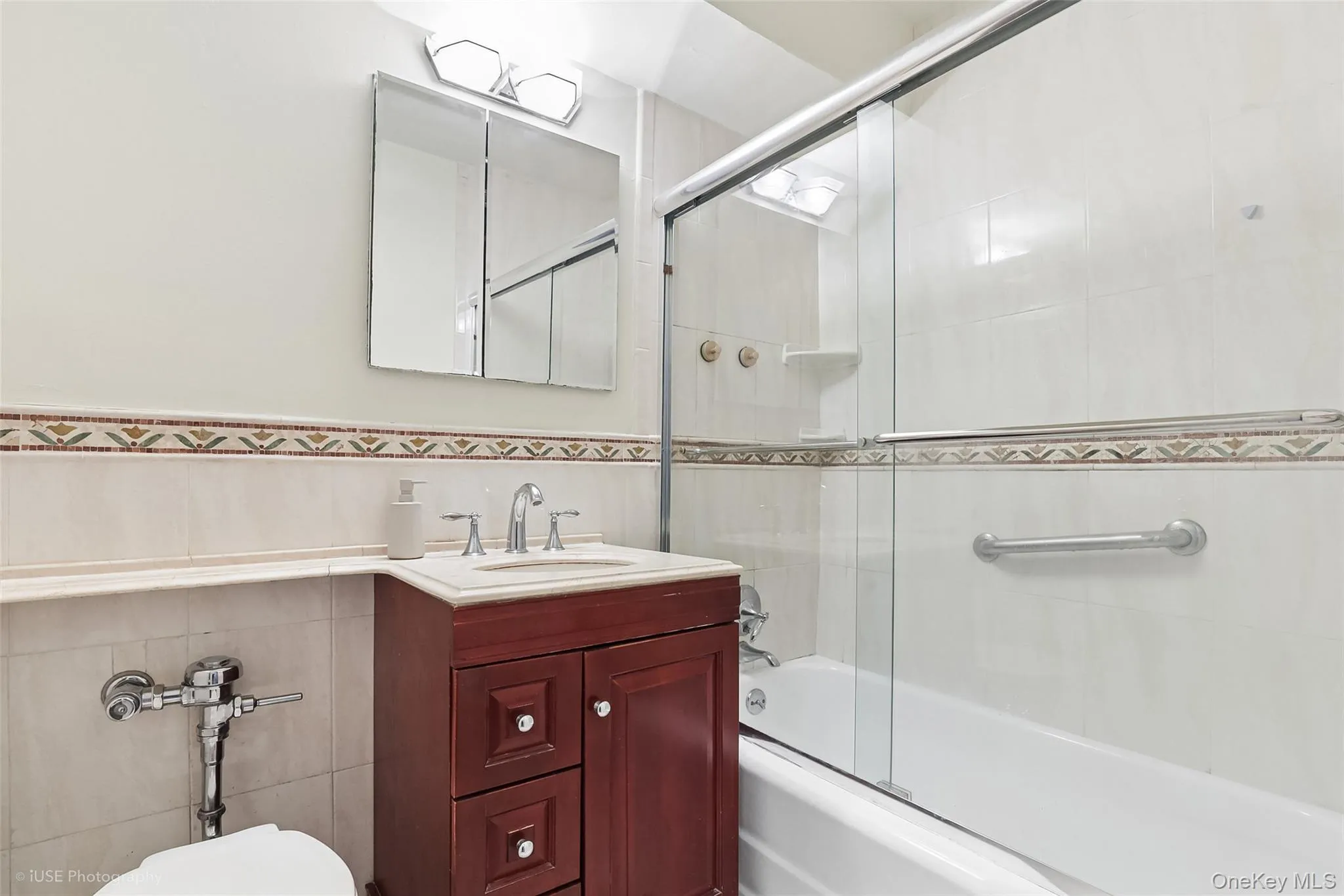 52-30 39th Drive, New York, NY, 2 Bedrooms Bedrooms, 4 Rooms Rooms,1 BathroomBathrooms,Residential,For Rent,39th,0,1053442 52-30 39th Drive, New York, NY, 2 Bedrooms Bedrooms, 4 Rooms Rooms,1 BathroomBathrooms,Residential,For Rent,39th,0,1053442
