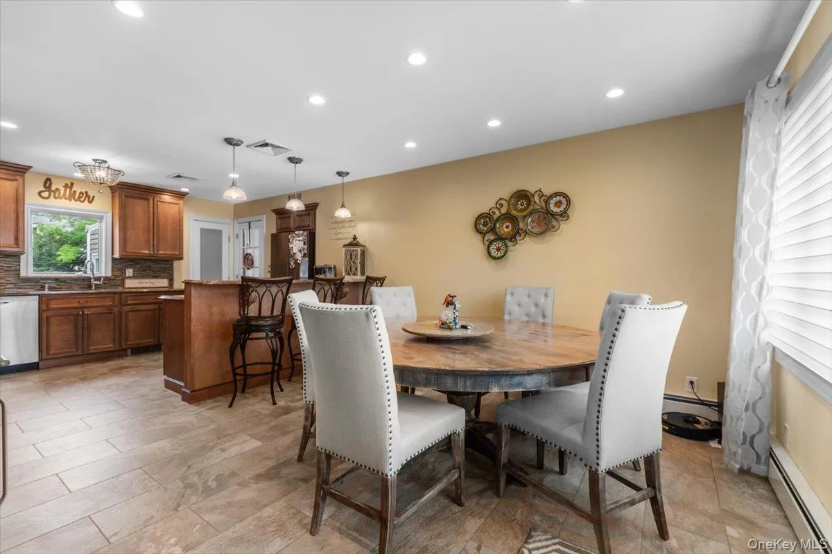 28 Lee Avenue, Oyster Bay, NY, 3 Bedrooms Bedrooms, 7 Rooms Rooms,2 BathroomsBathrooms,Residential,For Rent,Lee,0,1053443 28 Lee Avenue, Oyster Bay, NY, 3 Bedrooms Bedrooms, 7 Rooms Rooms,2 BathroomsBathrooms,Residential,For Rent,Lee,0,1053443