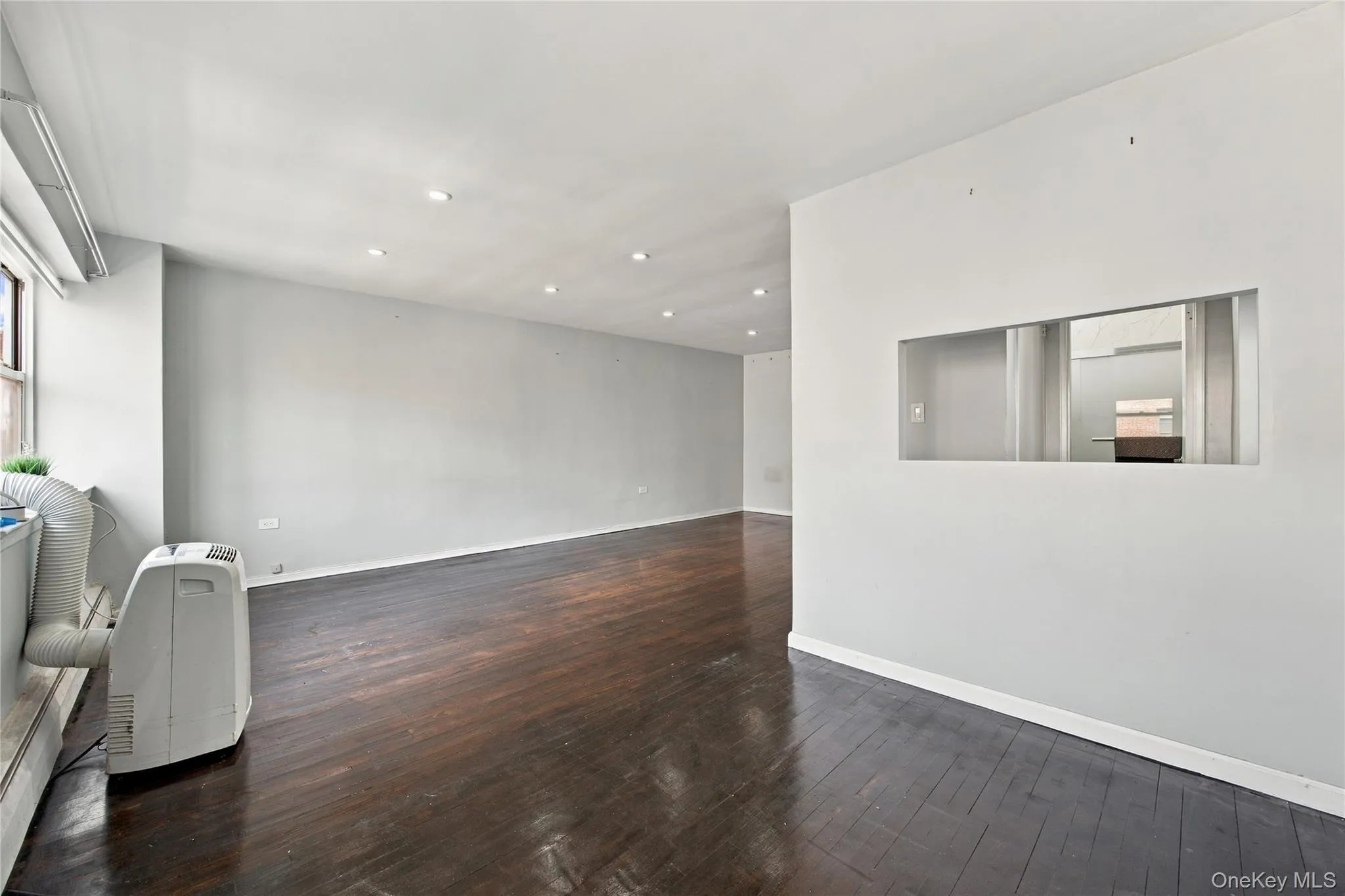 9910 60th Avenue, New York, NY, 2 Rooms Rooms,1 BathroomBathrooms,Residential,For Rent,60th,0,1053456 9910 60th Avenue, New York, NY, 2 Rooms Rooms,1 BathroomBathrooms,Residential,For Rent,60th,0,1053456