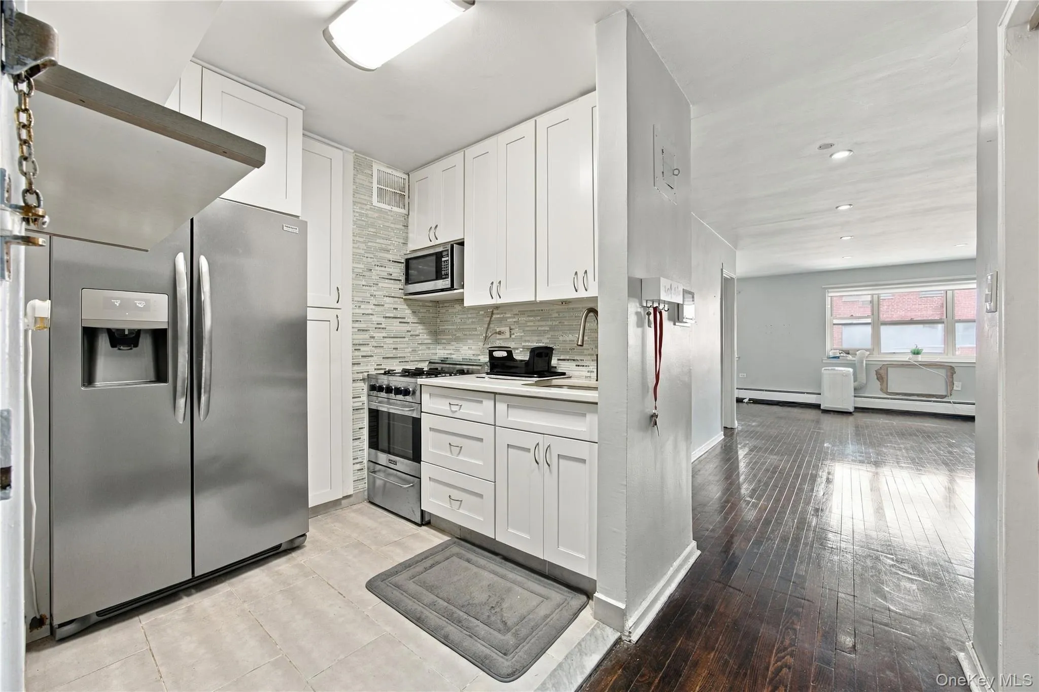 9910 60th Avenue, New York, NY, 2 Rooms Rooms,1 BathroomBathrooms,Residential,For Rent,60th,0,1053456 9910 60th Avenue, New York, NY, 2 Rooms Rooms,1 BathroomBathrooms,Residential,For Rent,60th,0,1053456