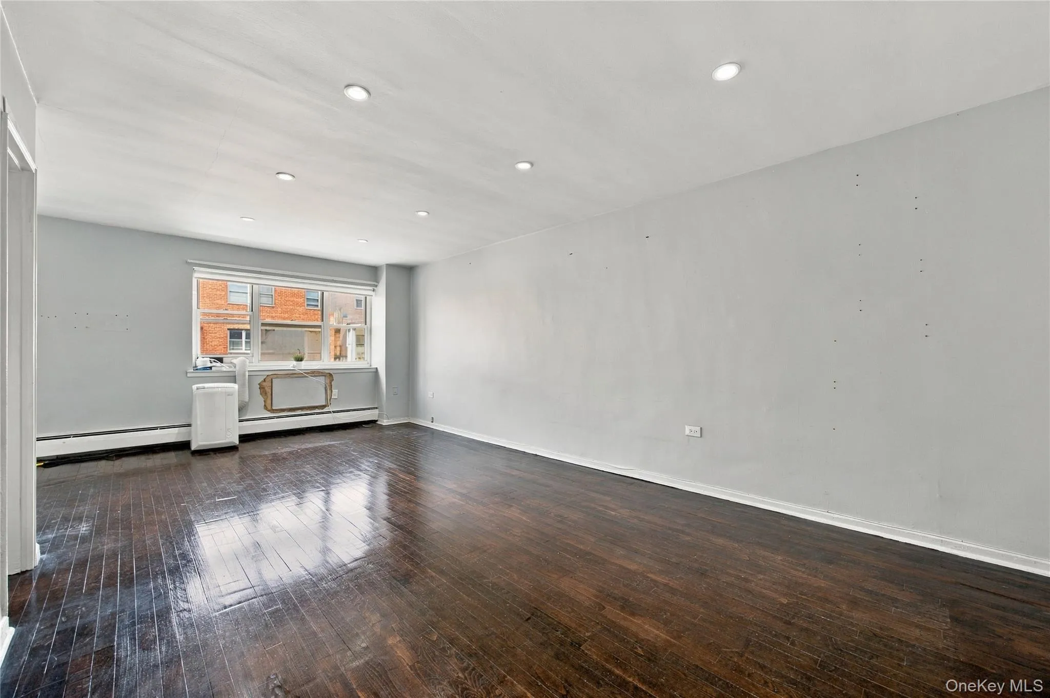 9910 60th Avenue, New York, NY, 2 Rooms Rooms,1 BathroomBathrooms,Residential,For Rent,60th,0,1053456 9910 60th Avenue, New York, NY, 2 Rooms Rooms,1 BathroomBathrooms,Residential,For Rent,60th,0,1053456
