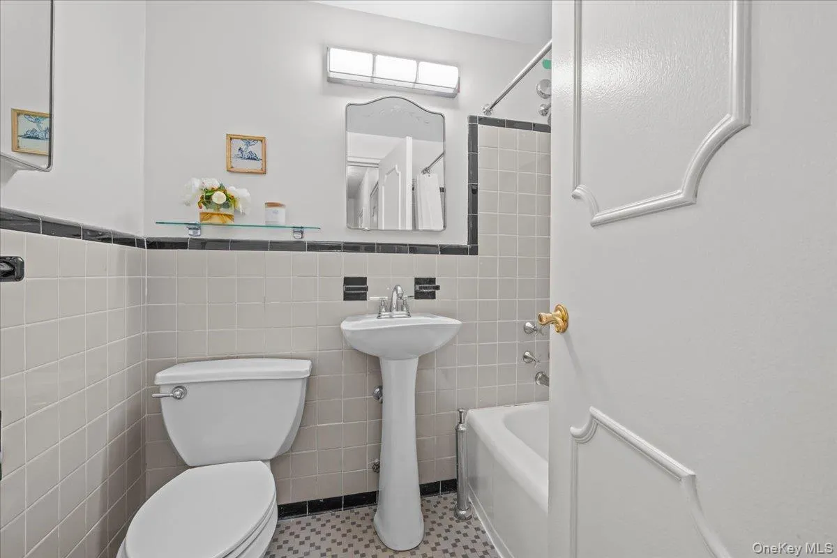750 Kappock Street, New York, NY, 3 Bedrooms Bedrooms, 7 Rooms Rooms,3 BathroomsBathrooms,Residential,For Rent,Kappock,0,1053461 750 Kappock Street, New York, NY, 3 Bedrooms Bedrooms, 7 Rooms Rooms,3 BathroomsBathrooms,Residential,For Rent,Kappock,0,1053461