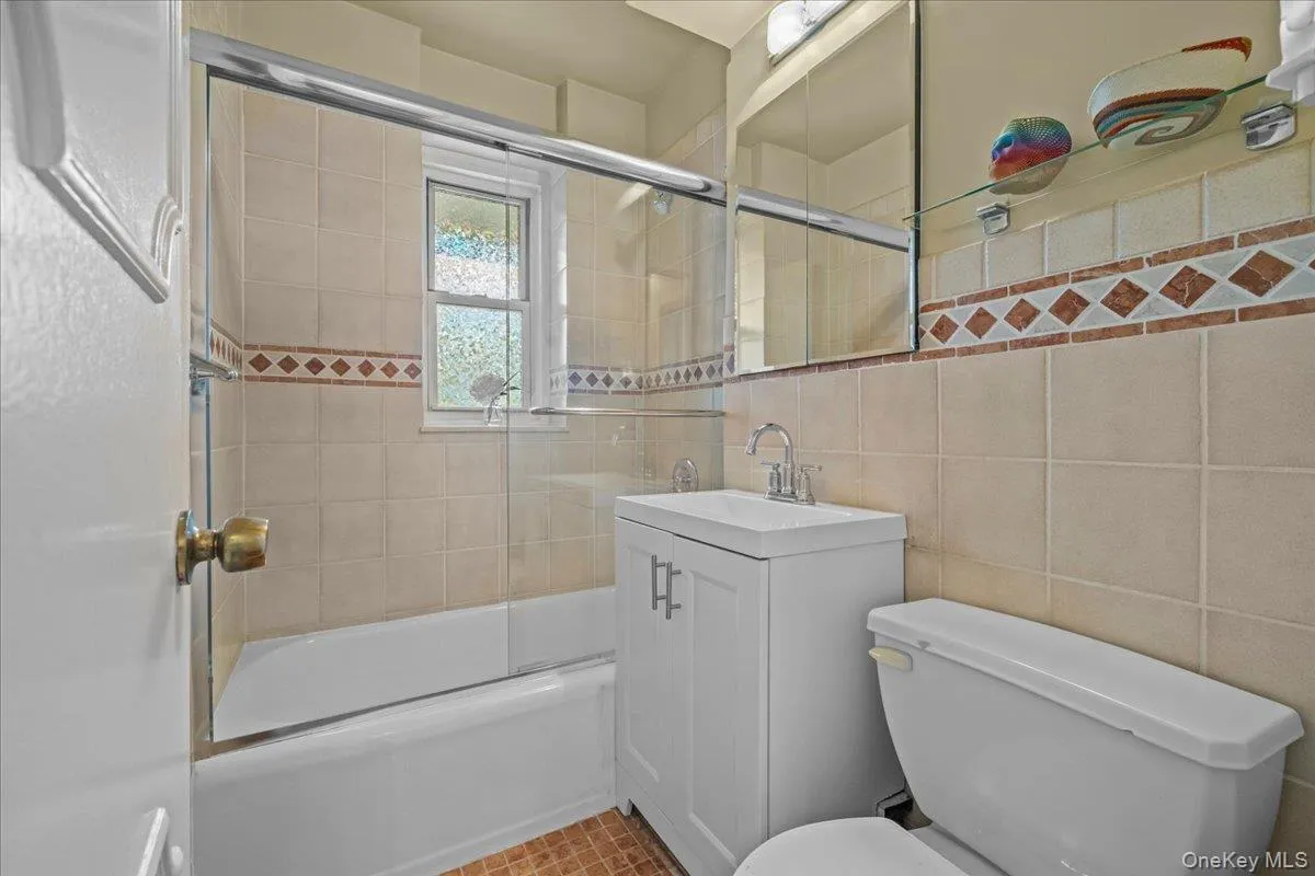 750 Kappock Street, New York, NY, 3 Bedrooms Bedrooms, 7 Rooms Rooms,3 BathroomsBathrooms,Residential,For Rent,Kappock,0,1053461 750 Kappock Street, New York, NY, 3 Bedrooms Bedrooms, 7 Rooms Rooms,3 BathroomsBathrooms,Residential,For Rent,Kappock,0,1053461