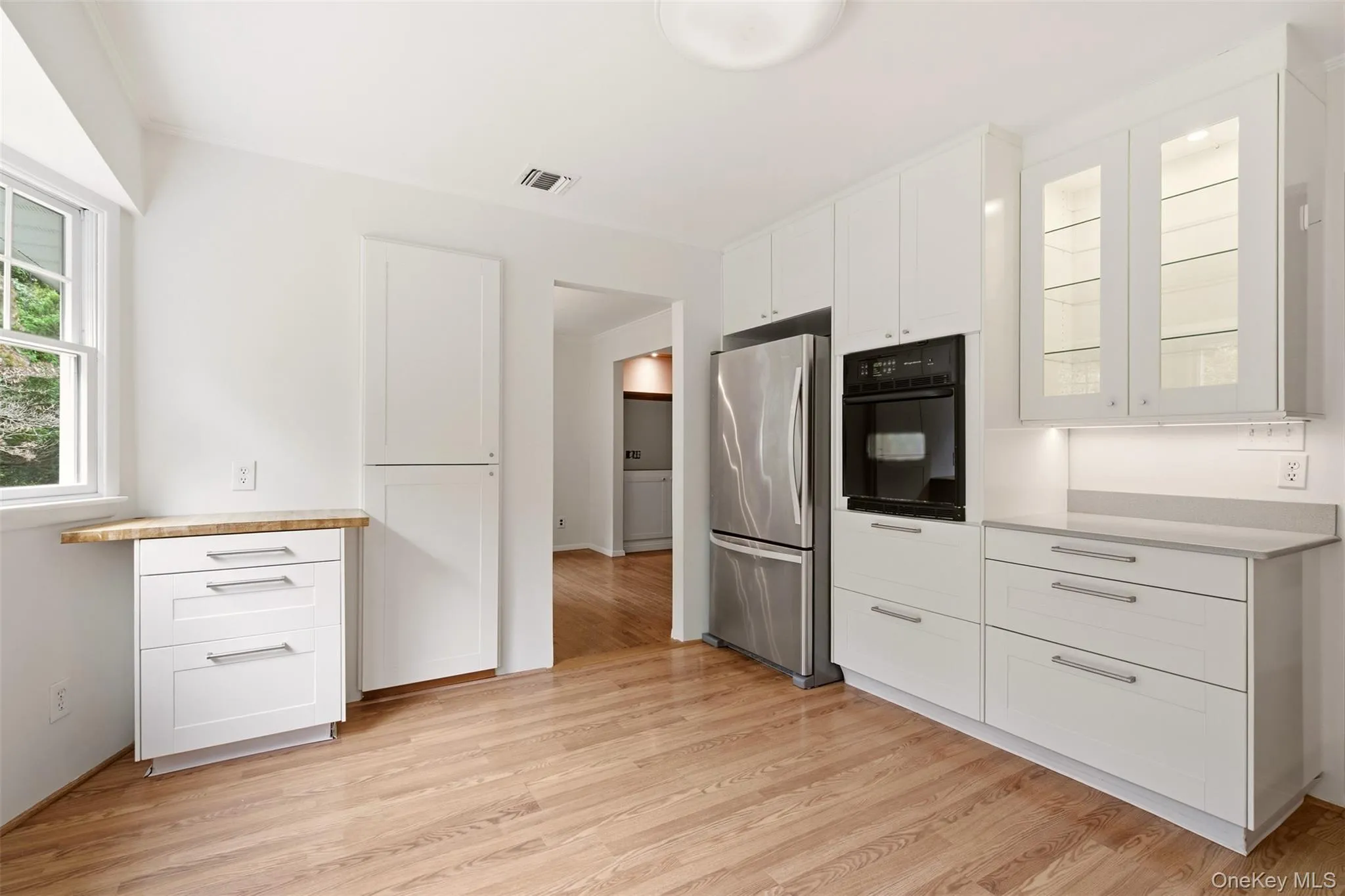 174 Flower Hill Road, Huntington, NY, 4 Bedrooms Bedrooms, 8 Rooms Rooms,2 BathroomsBathrooms,Residential,For Rent,Flower Hill,0,1053463 174 Flower Hill Road, Huntington, NY, 4 Bedrooms Bedrooms, 8 Rooms Rooms,2 BathroomsBathrooms,Residential,For Rent,Flower Hill,0,1053463