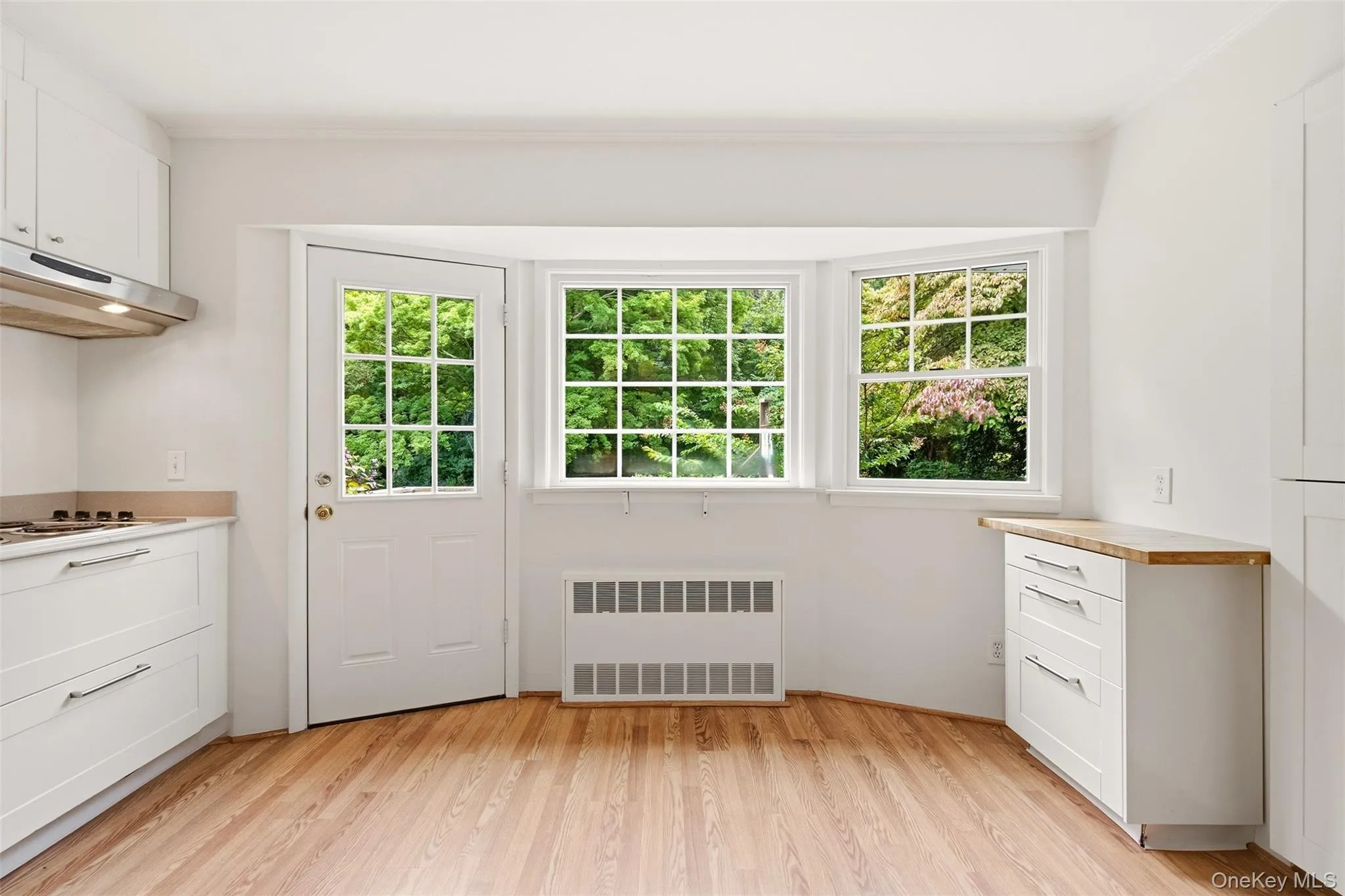 174 Flower Hill Road, Huntington, NY, 4 Bedrooms Bedrooms, 8 Rooms Rooms,2 BathroomsBathrooms,Residential,For Rent,Flower Hill,0,1053463 174 Flower Hill Road, Huntington, NY, 4 Bedrooms Bedrooms, 8 Rooms Rooms,2 BathroomsBathrooms,Residential,For Rent,Flower Hill,0,1053463