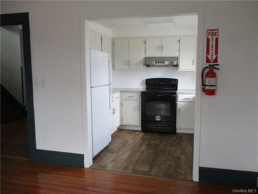 1003 Main Street, Fishkill, NY, 1 Bedroom Bedrooms, 4 Rooms Rooms,1 BathroomBathrooms,Residential Lease,For Rent,Main,0,1053466 1003 Main Street, Fishkill, NY, 1 Bedroom Bedrooms, 4 Rooms Rooms,1 BathroomBathrooms,Residential Lease,For Rent,Main,0,1053466