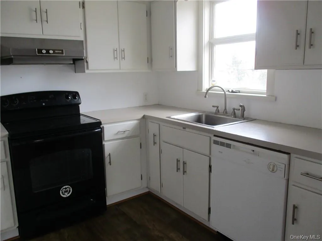 1003 Main Street, Fishkill, NY, 1 Bedroom Bedrooms, 4 Rooms Rooms,1 BathroomBathrooms,Residential Lease,For Rent,Main,0,1053466 1003 Main Street, Fishkill, NY, 1 Bedroom Bedrooms, 4 Rooms Rooms,1 BathroomBathrooms,Residential Lease,For Rent,Main,0,1053466