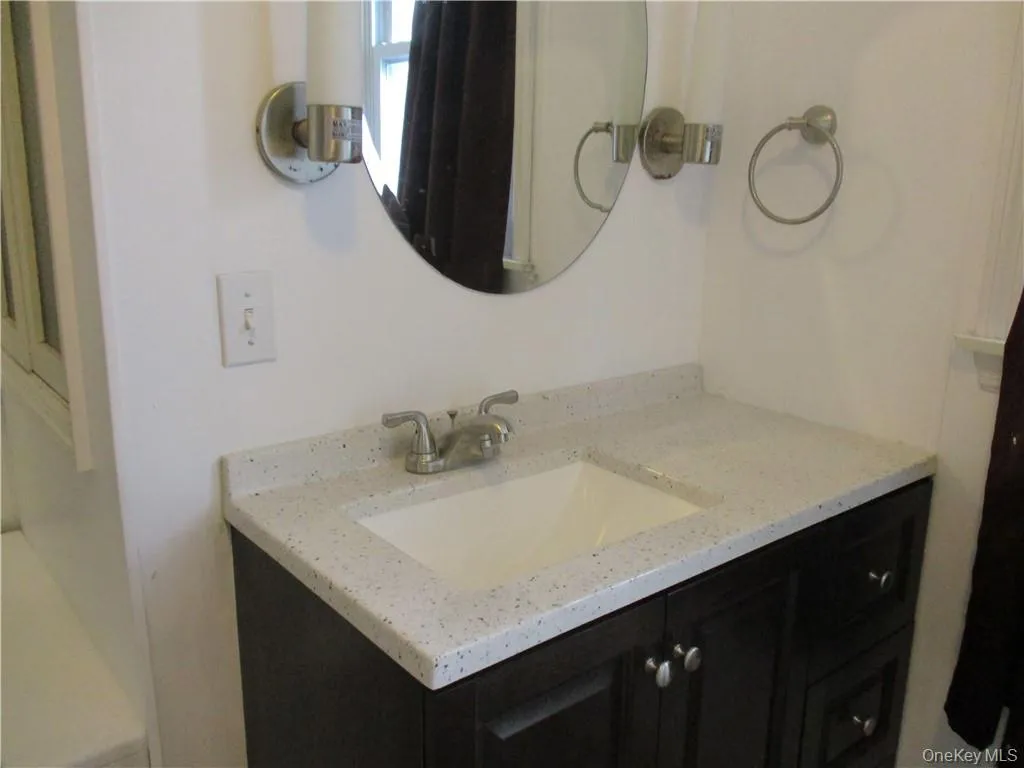 1003 Main Street, Fishkill, NY, 1 Bedroom Bedrooms, 4 Rooms Rooms,1 BathroomBathrooms,Residential Lease,For Rent,Main,0,1053466 1003 Main Street, Fishkill, NY, 1 Bedroom Bedrooms, 4 Rooms Rooms,1 BathroomBathrooms,Residential Lease,For Rent,Main,0,1053466
