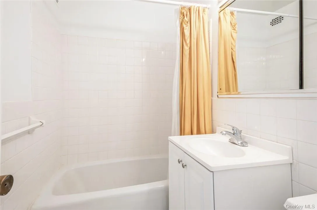 Very nice bathroom Very nice bathroom