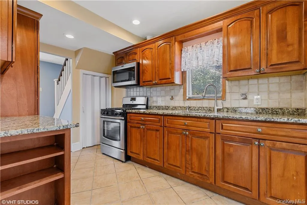 235 Highland Avenue, Orangetown, NY, 3 Bedrooms Bedrooms, 6 Rooms Rooms,1 BathroomBathrooms,Residential,For Rent,Highland,0,1053472 235 Highland Avenue, Orangetown, NY, 3 Bedrooms Bedrooms, 6 Rooms Rooms,1 BathroomBathrooms,Residential,For Rent,Highland,0,1053472