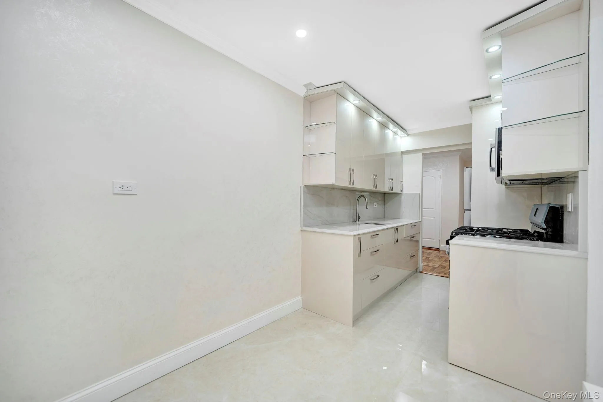 105-55 62nd Drive, New York, NY, 1 Bedroom Bedrooms, 3 Room Rooms,1 BathroomBathrooms,Residential Lease,For Rent,62nd,0,1053473 105-55 62nd Drive, New York, NY, 1 Bedroom Bedrooms, 3 Room Rooms,1 BathroomBathrooms,Residential Lease,For Rent,62nd,0,1053473