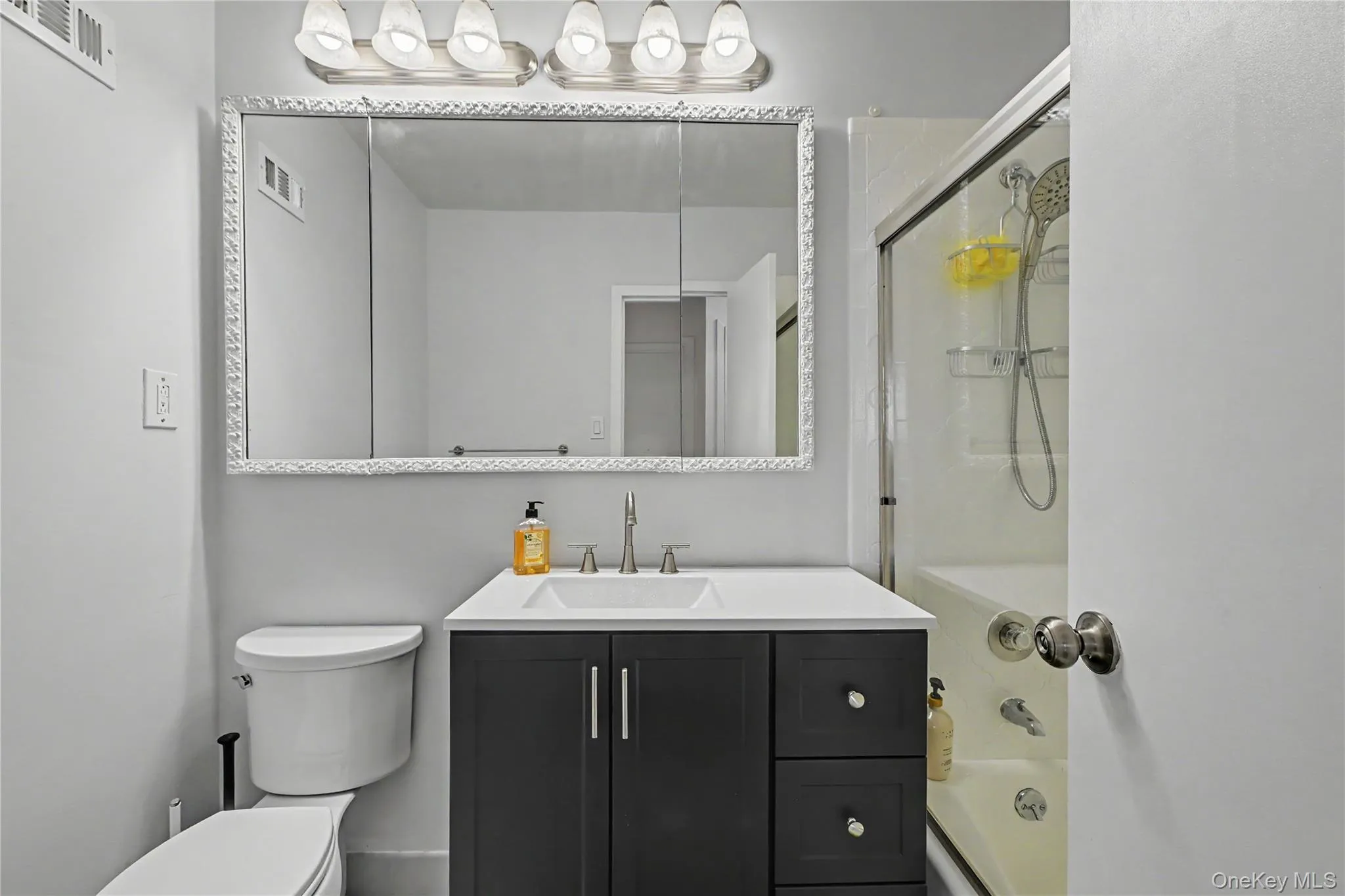 15 Stewart Place, White Plains, NY, 2 Bedrooms Bedrooms, ,2 BathroomsBathrooms,Residential,For Rent,Stewart,0,1053475 15 Stewart Place, White Plains, NY, 2 Bedrooms Bedrooms, ,2 BathroomsBathrooms,Residential,For Rent,Stewart,0,1053475