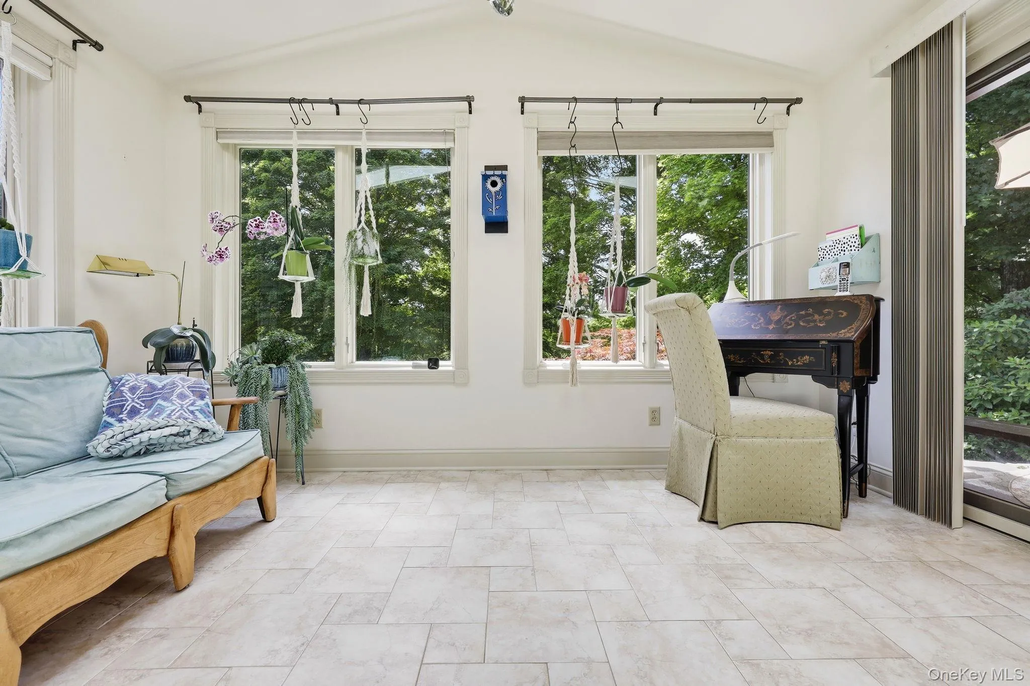 39 Loughran Lane, Esopus, NY, 4 Bedrooms Bedrooms, 8 Rooms Rooms,2 BathroomsBathrooms,Residential,For Rent,Loughran,0,1053477 39 Loughran Lane, Esopus, NY, 4 Bedrooms Bedrooms, 8 Rooms Rooms,2 BathroomsBathrooms,Residential,For Rent,Loughran,0,1053477