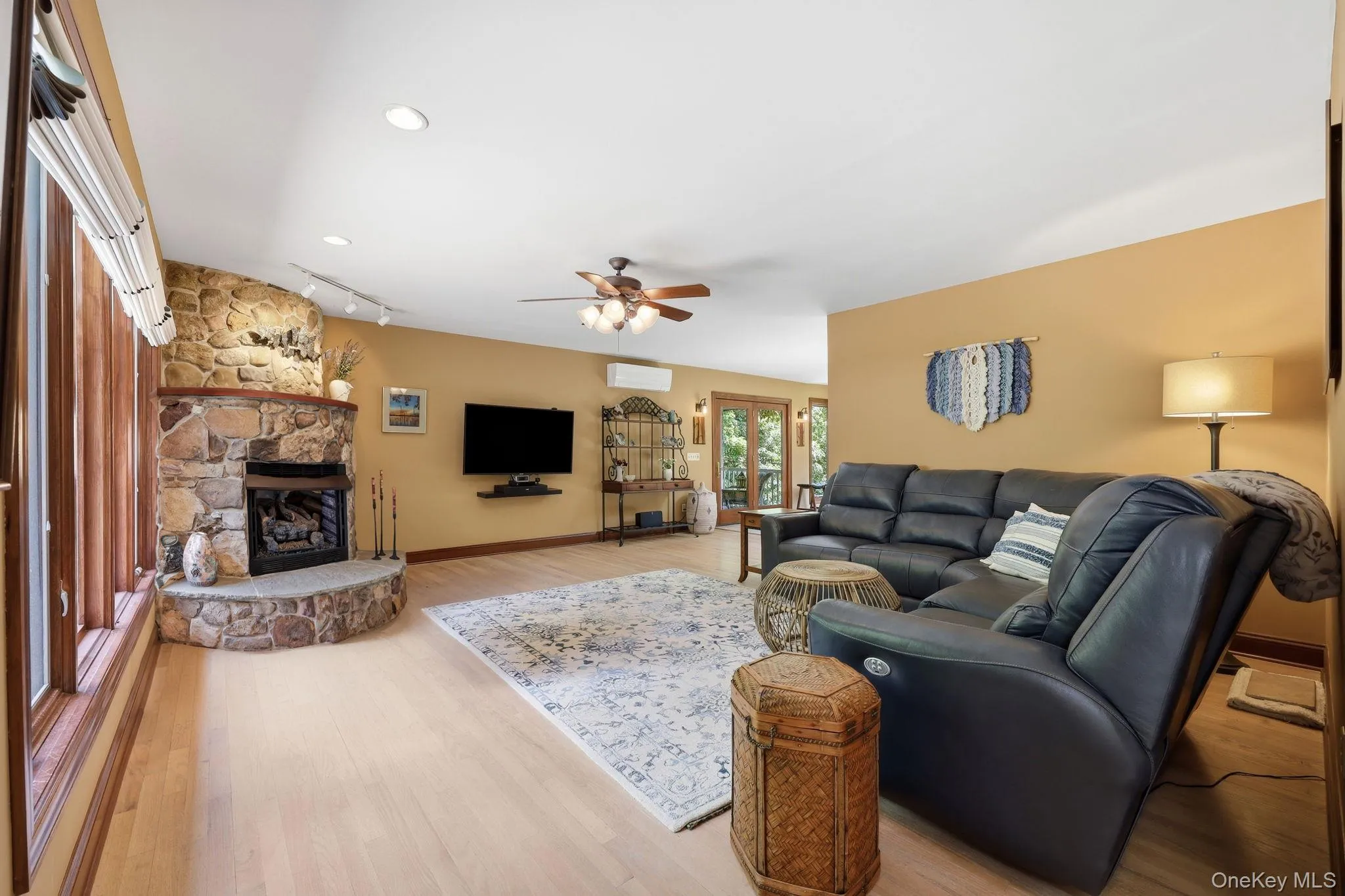 39 Loughran Lane, Esopus, NY, 4 Bedrooms Bedrooms, 8 Rooms Rooms,2 BathroomsBathrooms,Residential,For Rent,Loughran,0,1053477 39 Loughran Lane, Esopus, NY, 4 Bedrooms Bedrooms, 8 Rooms Rooms,2 BathroomsBathrooms,Residential,For Rent,Loughran,0,1053477
