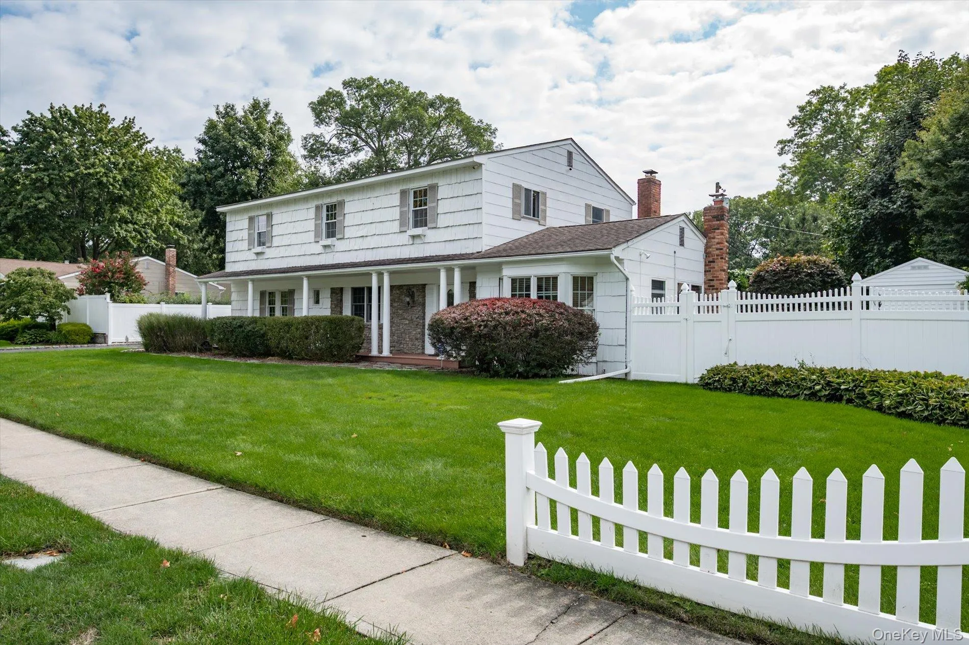 14 Osage Drive, Huntington, NY, 5 Bedrooms Bedrooms, 10 Rooms Rooms,3 BathroomsBathrooms,Residential,For Rent,Osage,0,1053481 14 Osage Drive, Huntington, NY, 5 Bedrooms Bedrooms, 10 Rooms Rooms,3 BathroomsBathrooms,Residential,For Rent,Osage,0,1053481